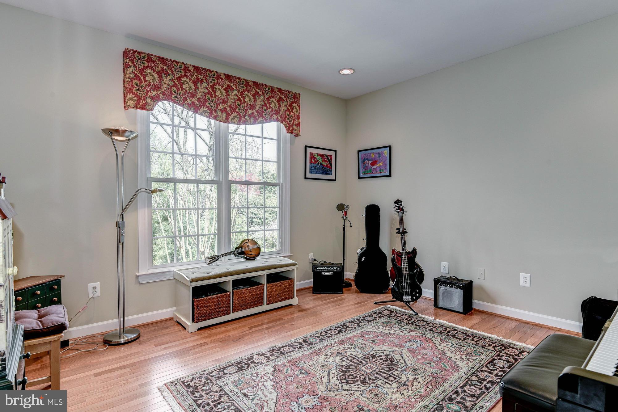 BRADLEY HILLS - Residential