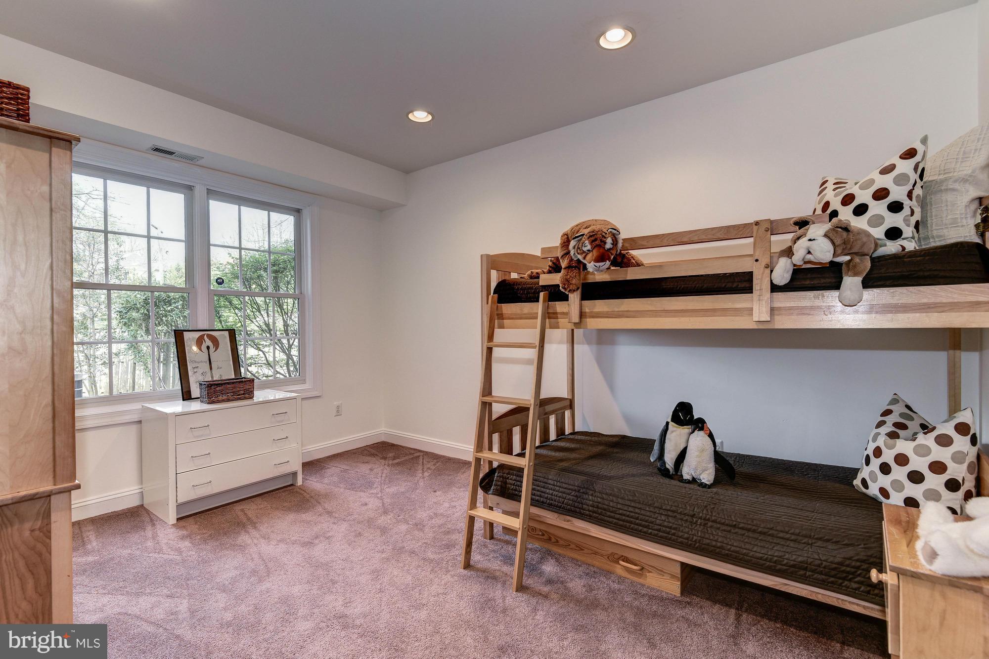 BRADLEY HILLS - Residential