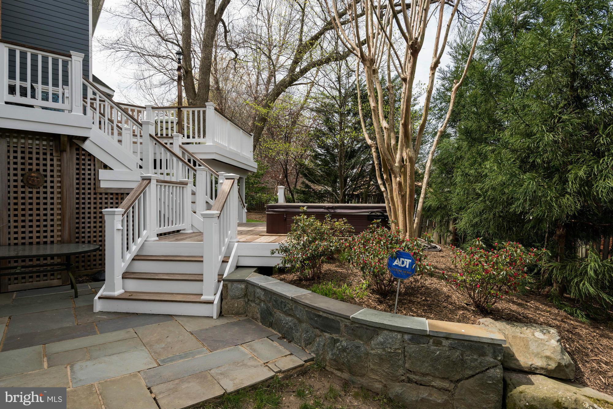 BRADLEY HILLS - Residential