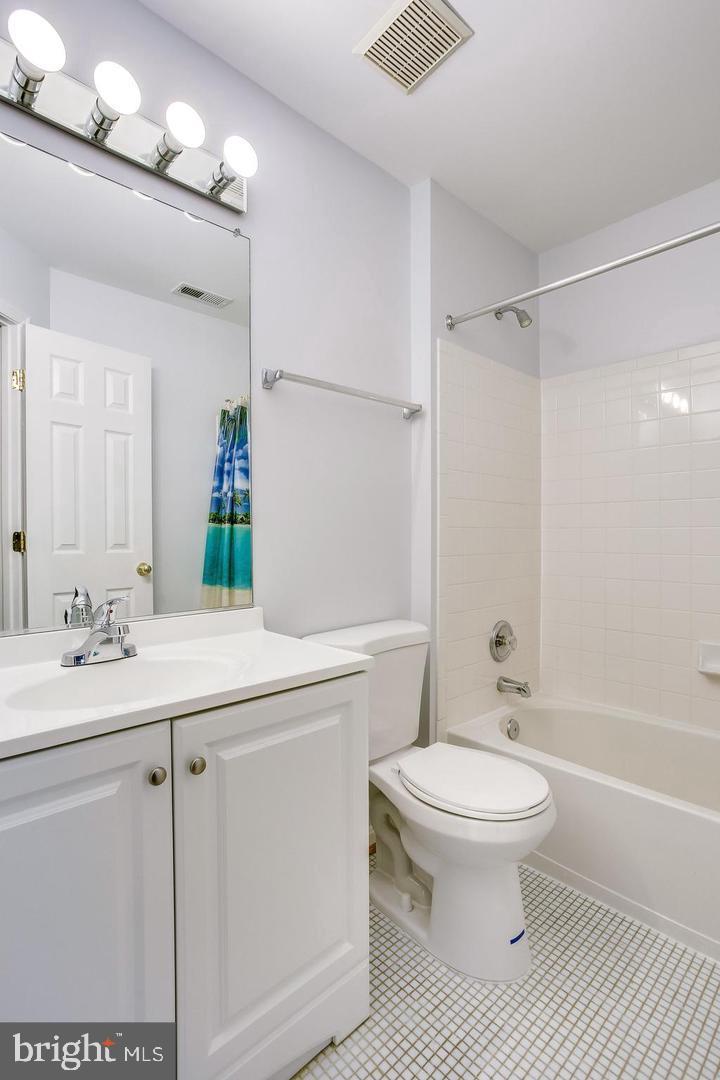 SOUTH RIDING - Residential Lease