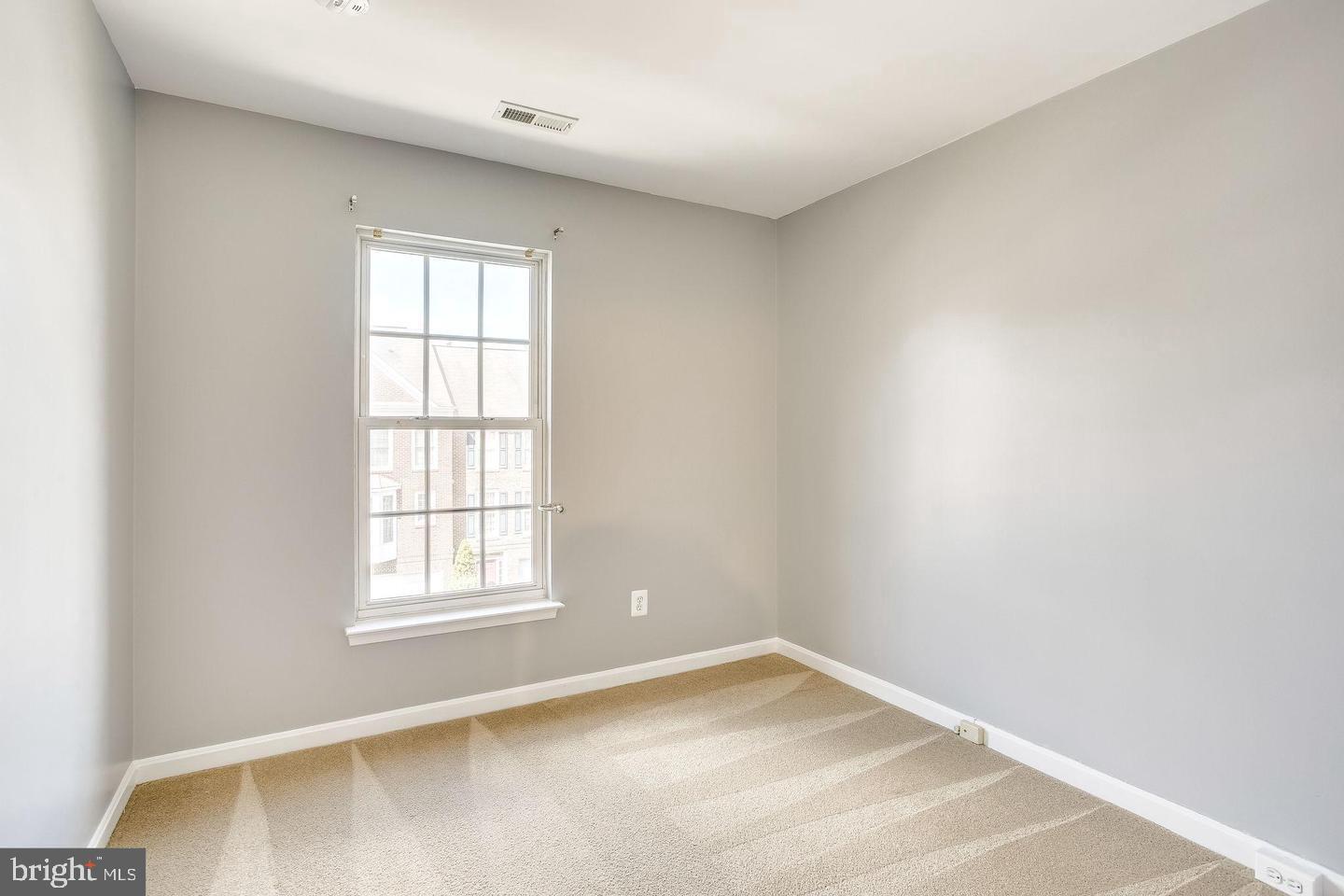 SOUTH RIDING - Residential Lease