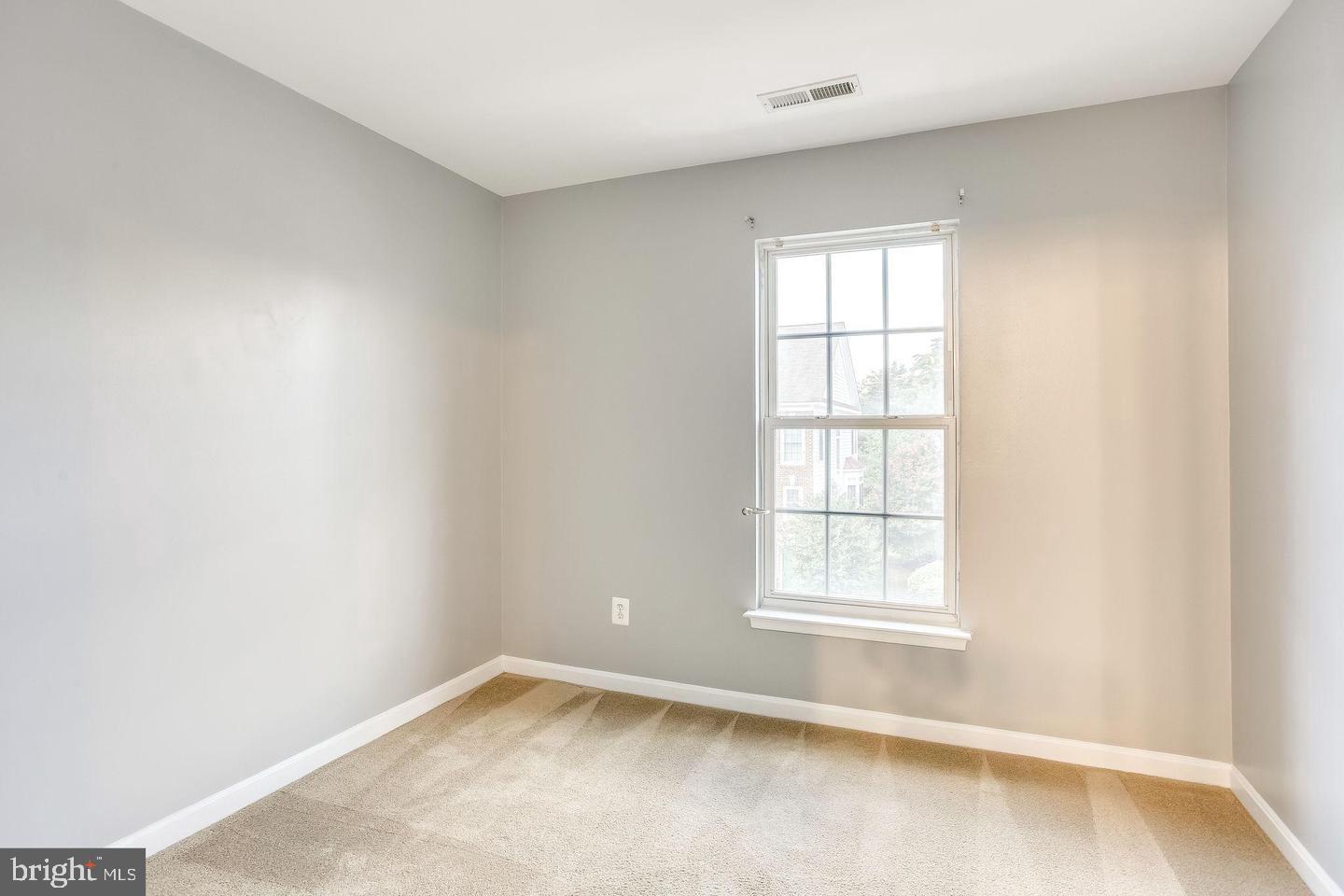 SOUTH RIDING - Residential Lease