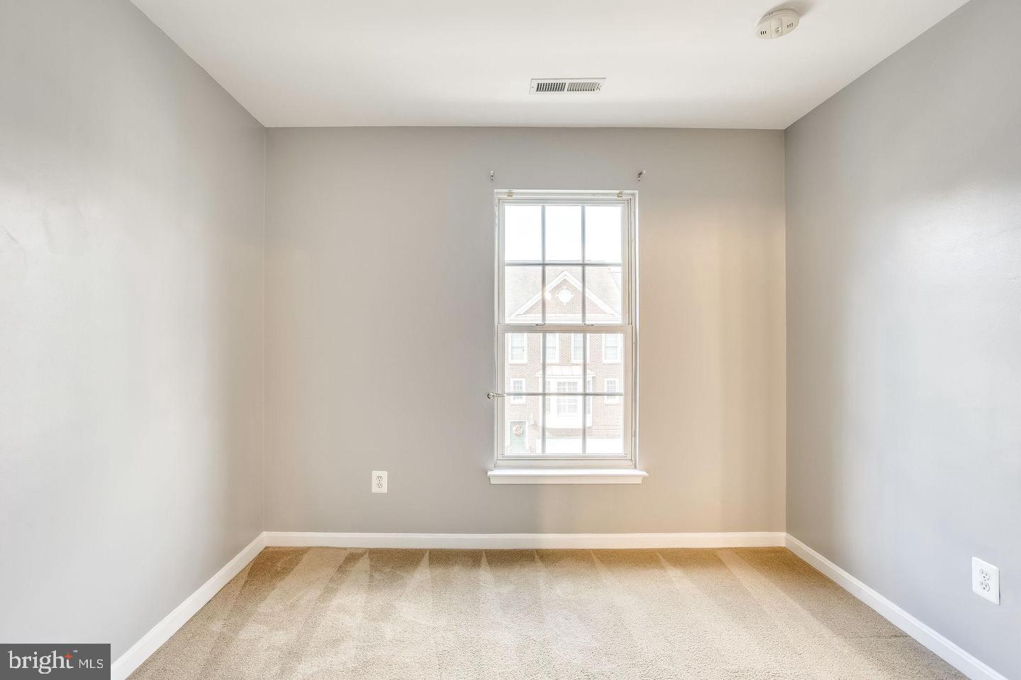 SOUTH RIDING - Residential Lease