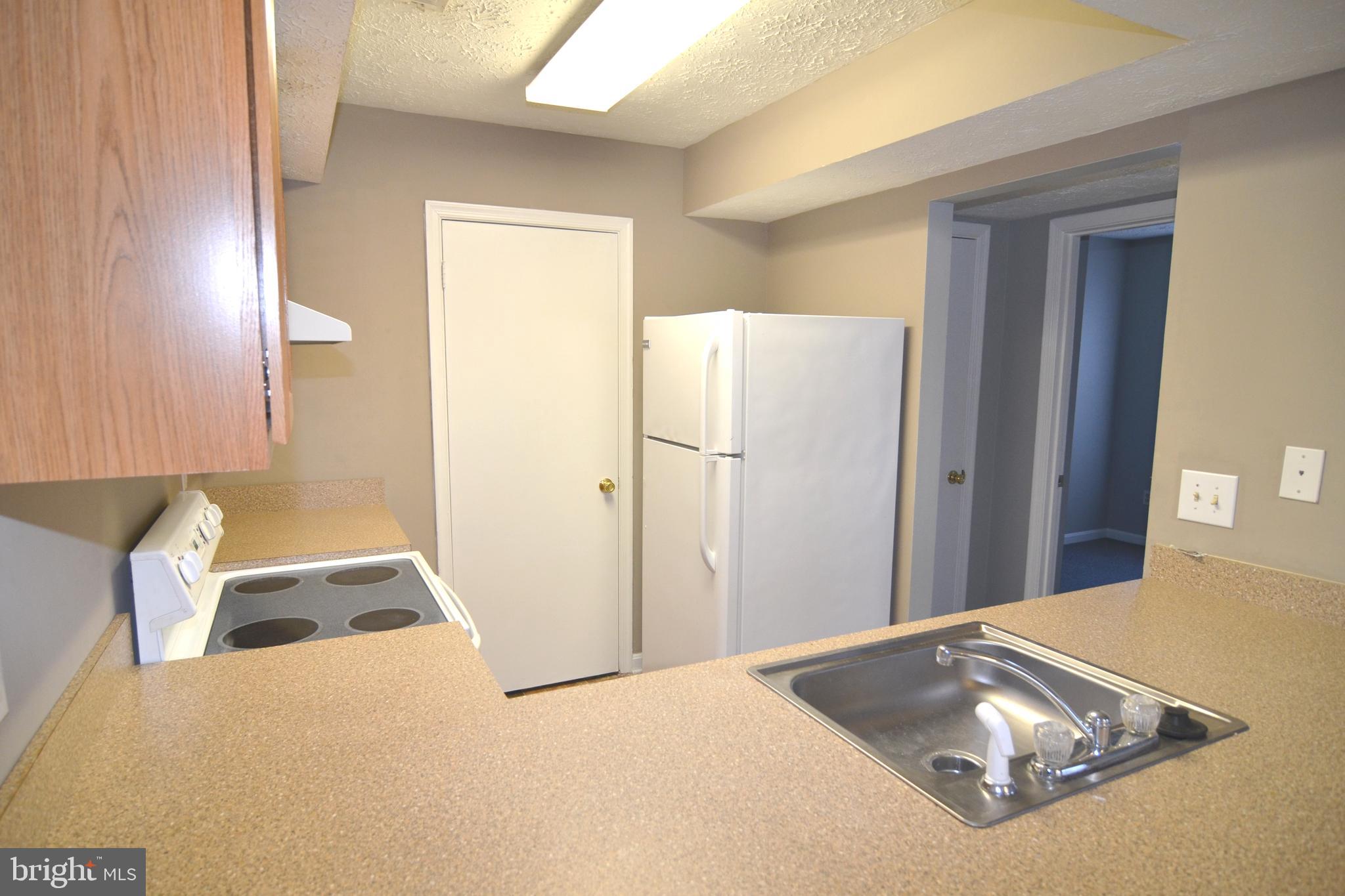 COLUMBIA COMMONS - Residential Lease