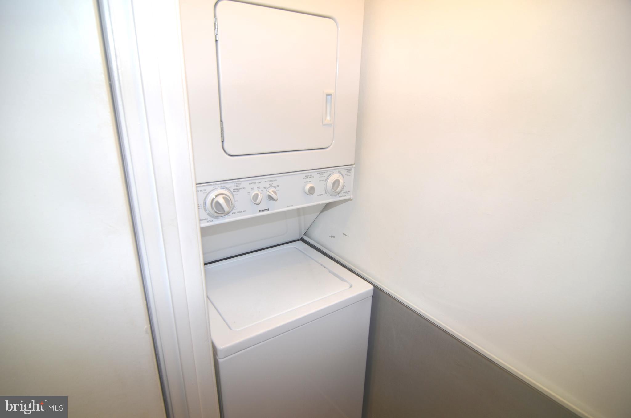 COLUMBIA COMMONS - Residential Lease