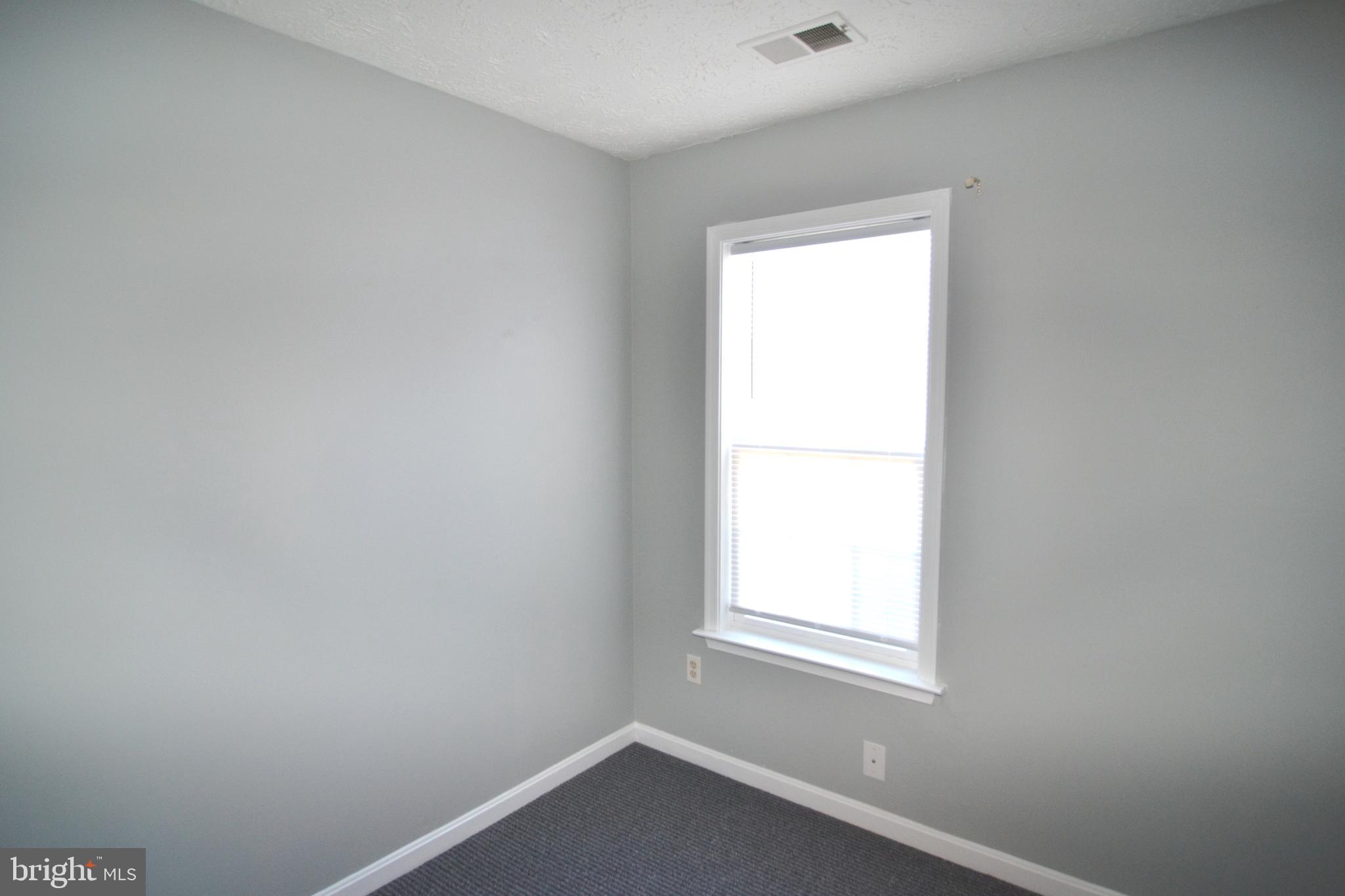 COLUMBIA COMMONS - Residential Lease