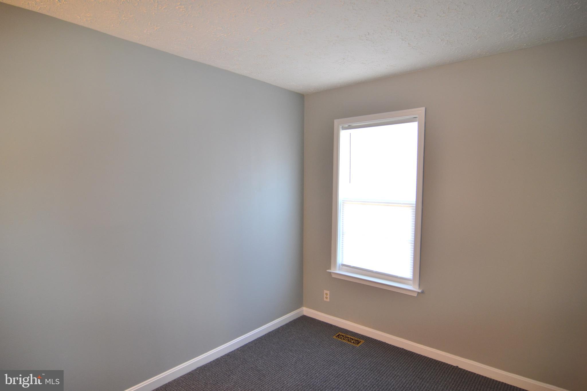 COLUMBIA COMMONS - Residential Lease