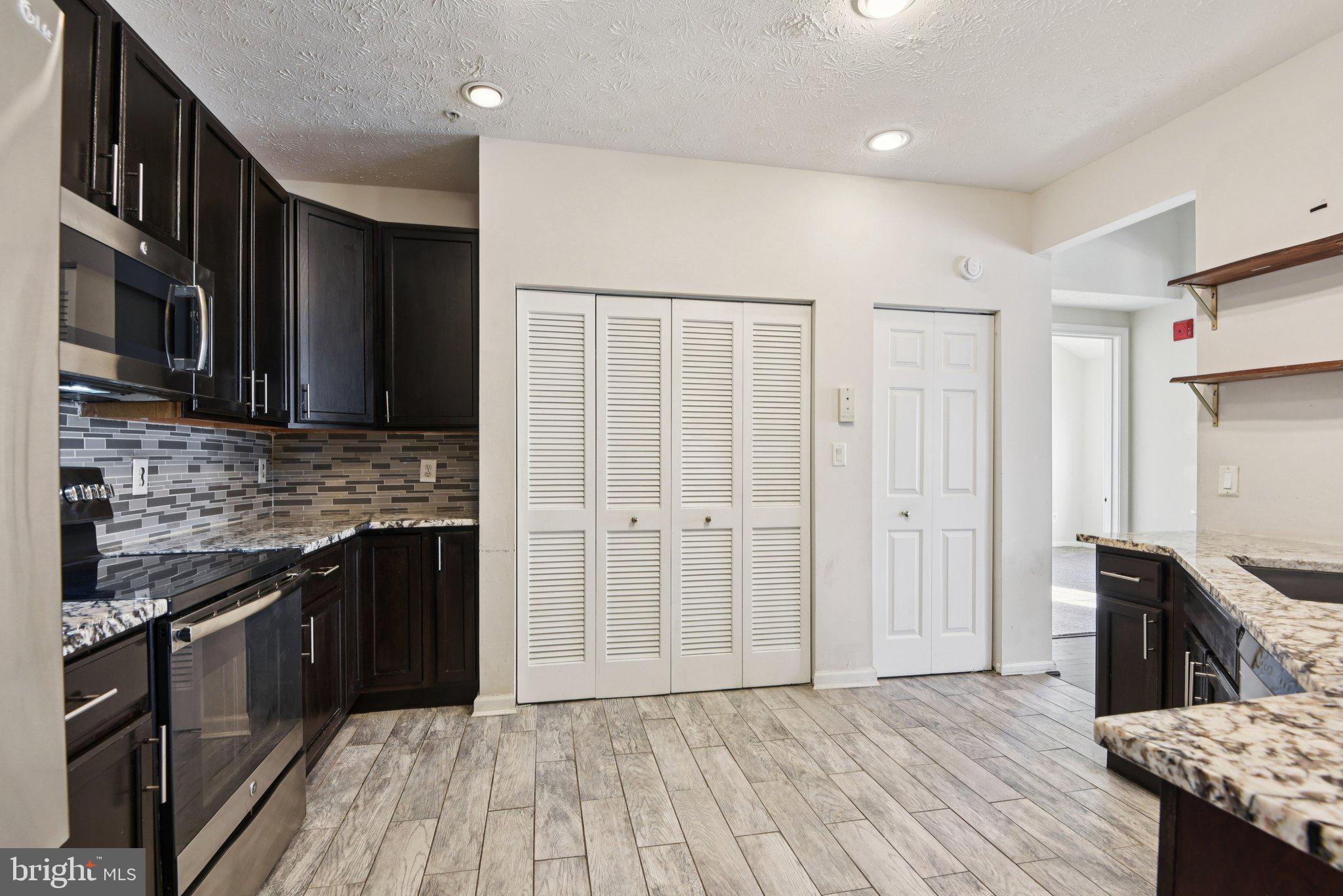 PINEY ORCHARD - Residential