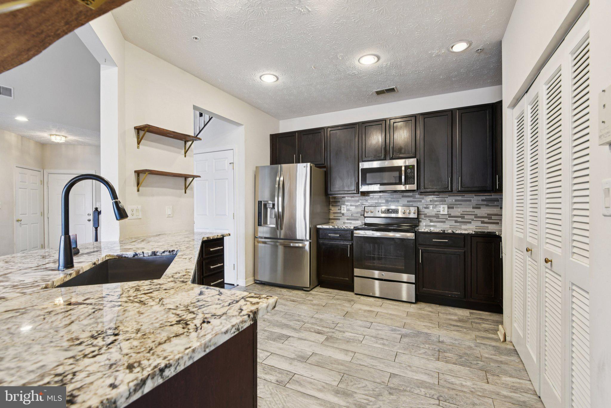 2506 AMBER ORCHARD COURT W 302