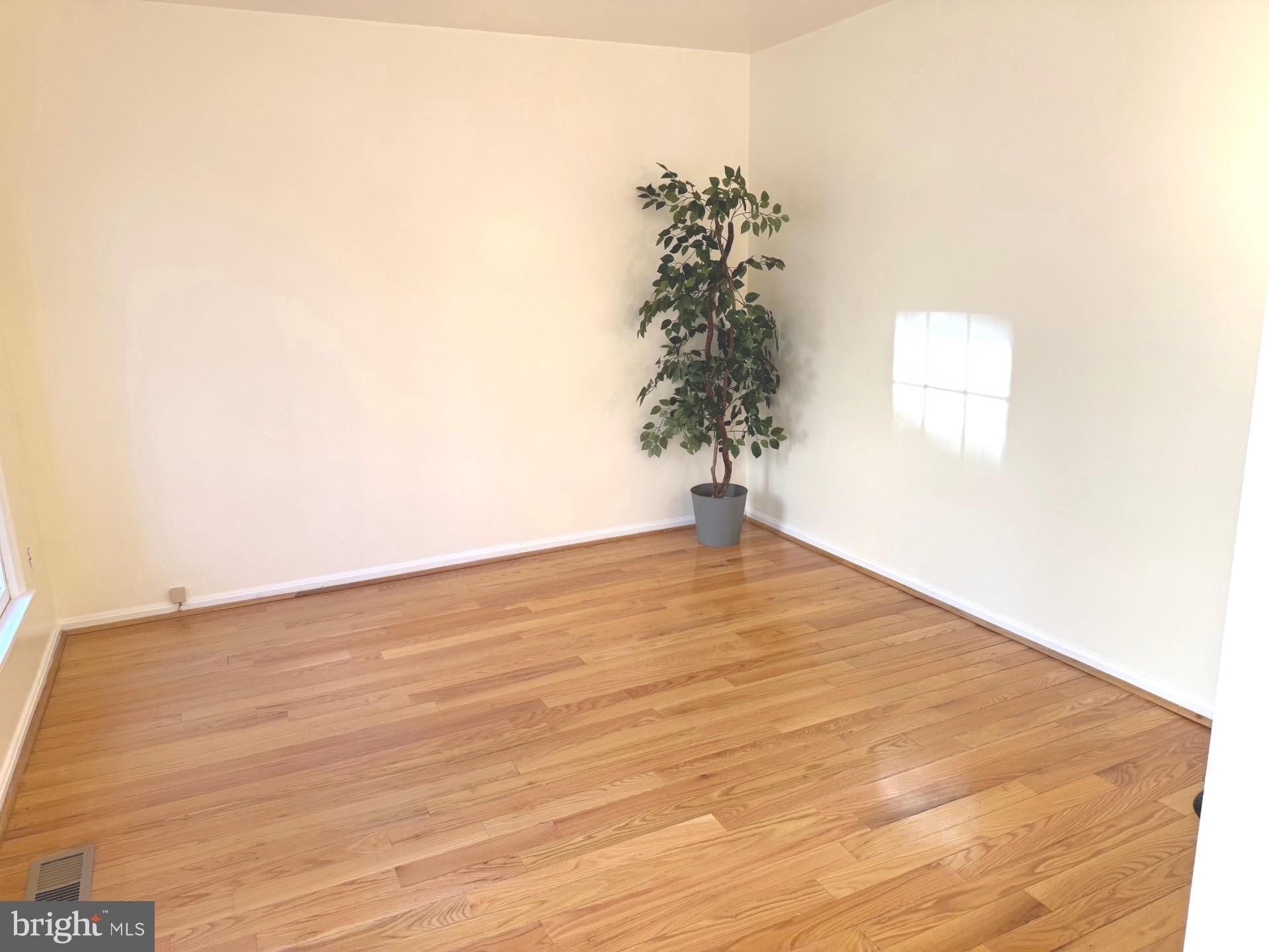 BETHELEN WOODS - Residential Lease