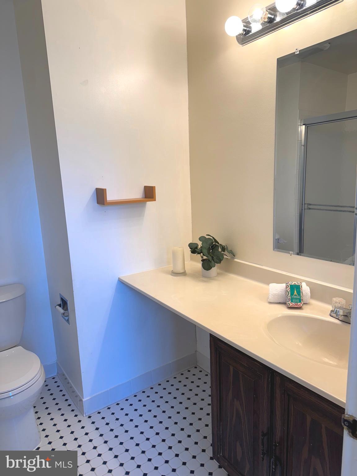 BETHELEN WOODS - Residential Lease