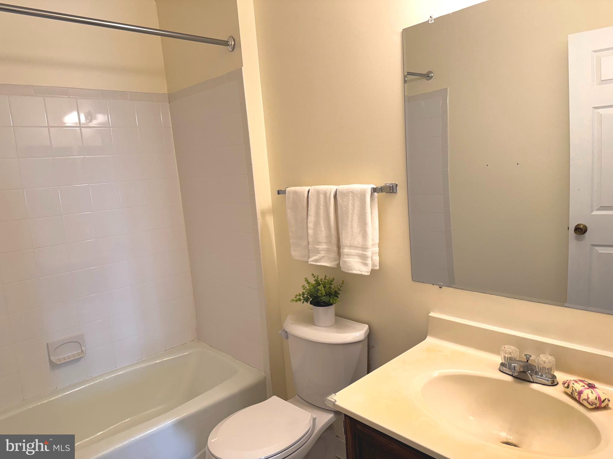 BETHELEN WOODS - Residential Lease