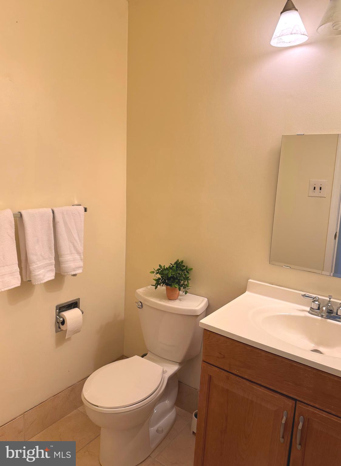 BETHELEN WOODS - Residential Lease