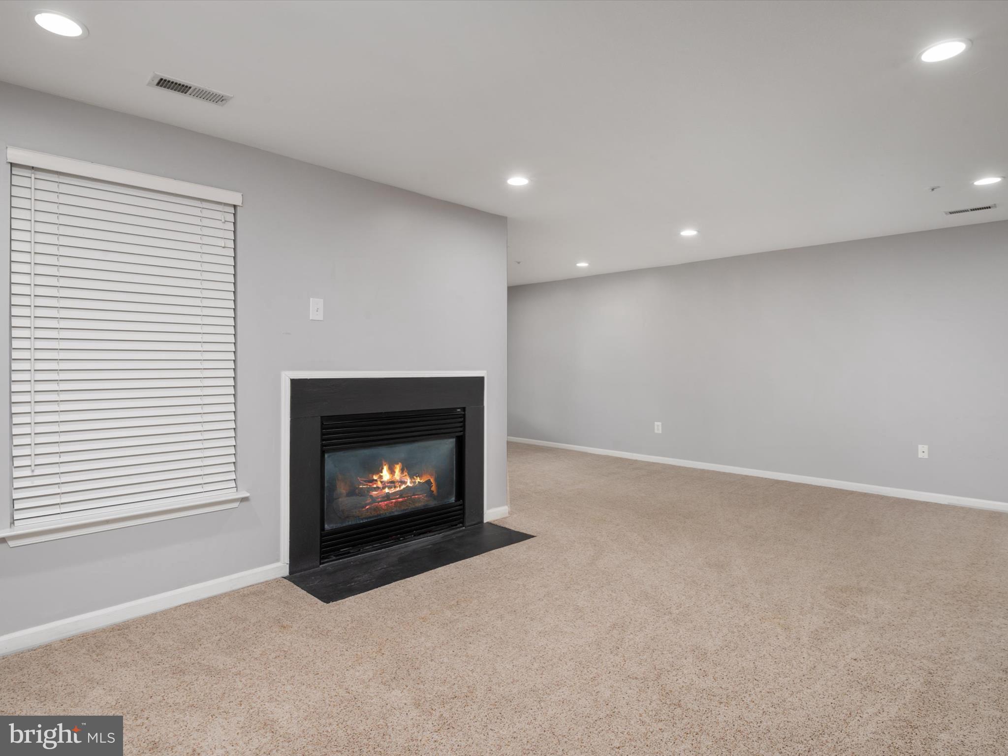 SOUTH RIVER COLONY - Residential Lease