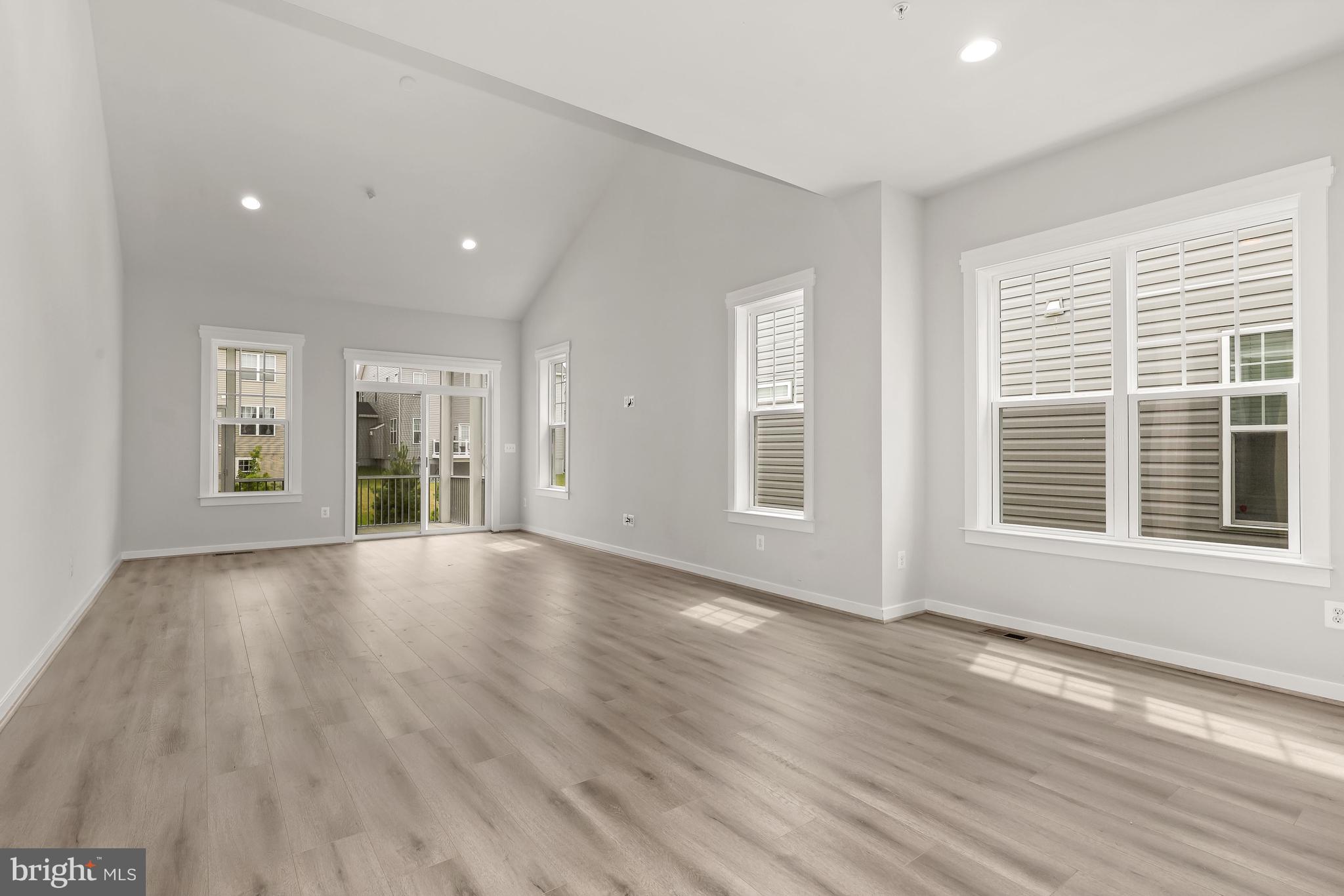 TWO RIVERS - Residential