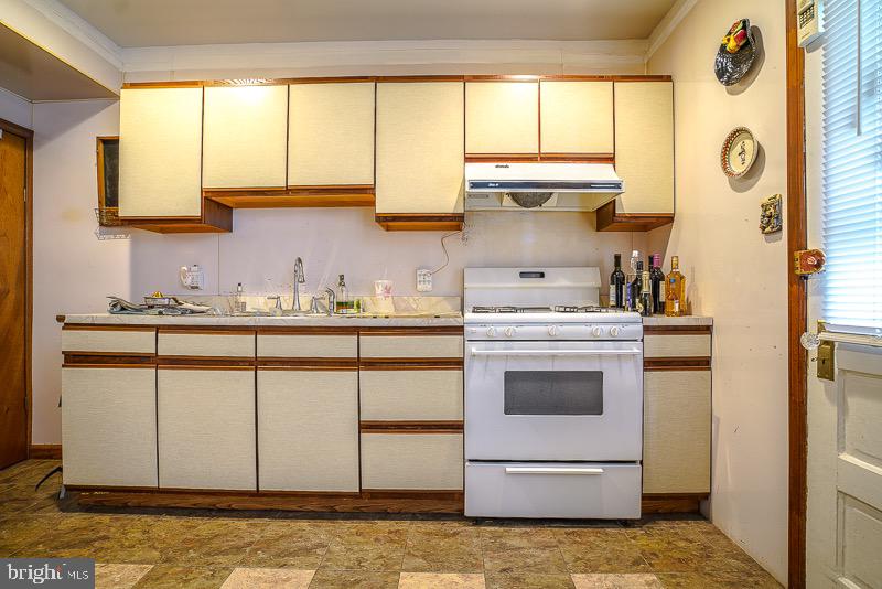 ELMWOOD PARK - Residential