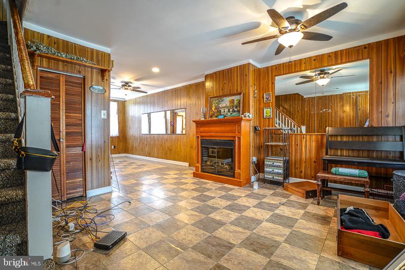 ELMWOOD PARK - Residential