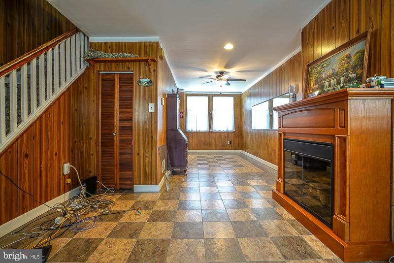 ELMWOOD PARK - Residential