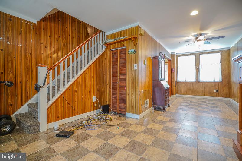 ELMWOOD PARK - Residential