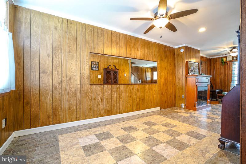 ELMWOOD PARK - Residential