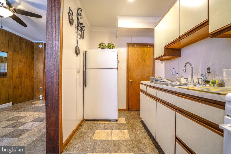 ELMWOOD PARK - Residential