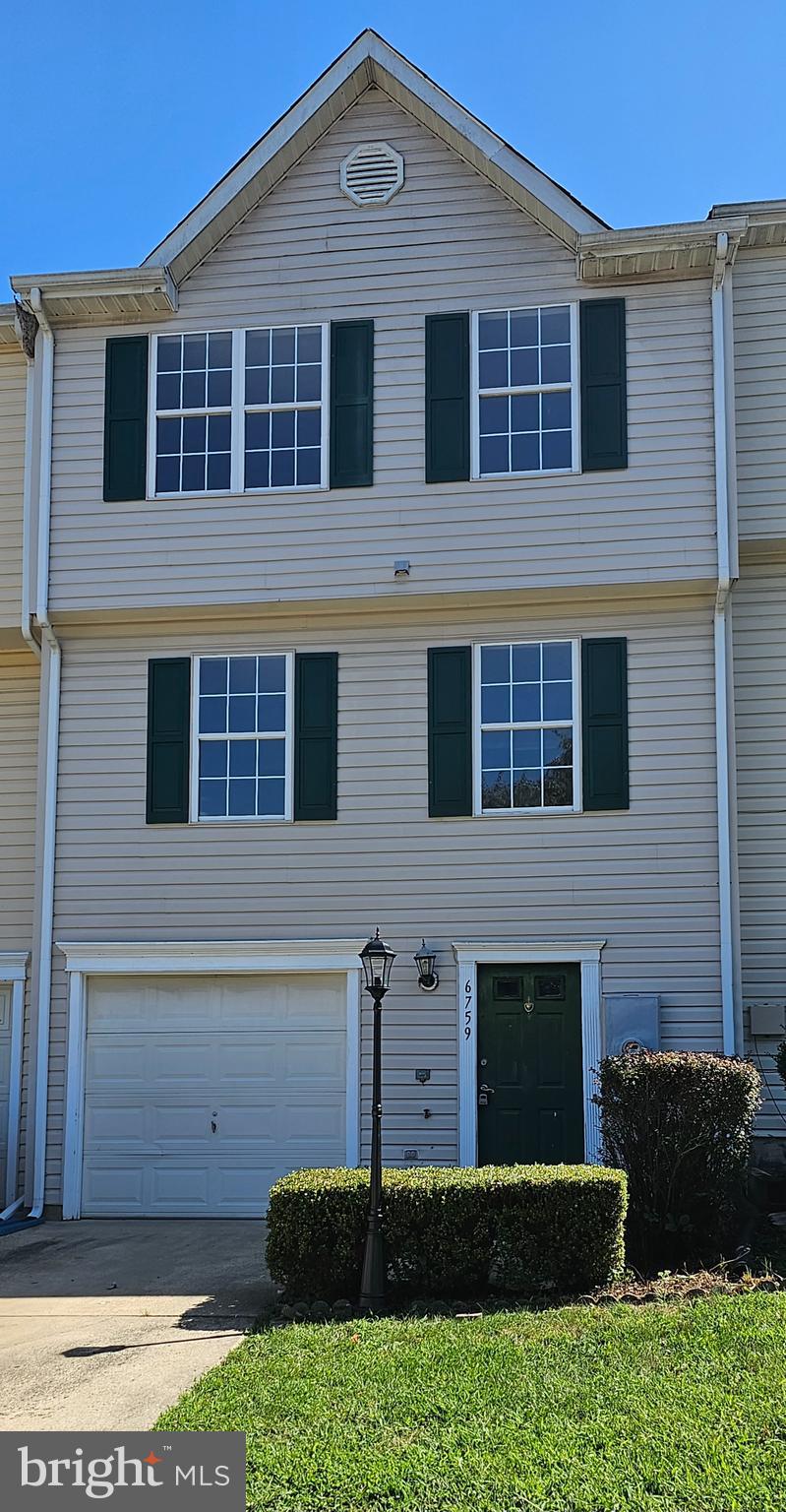 SOUTH HAMPTON - Residential