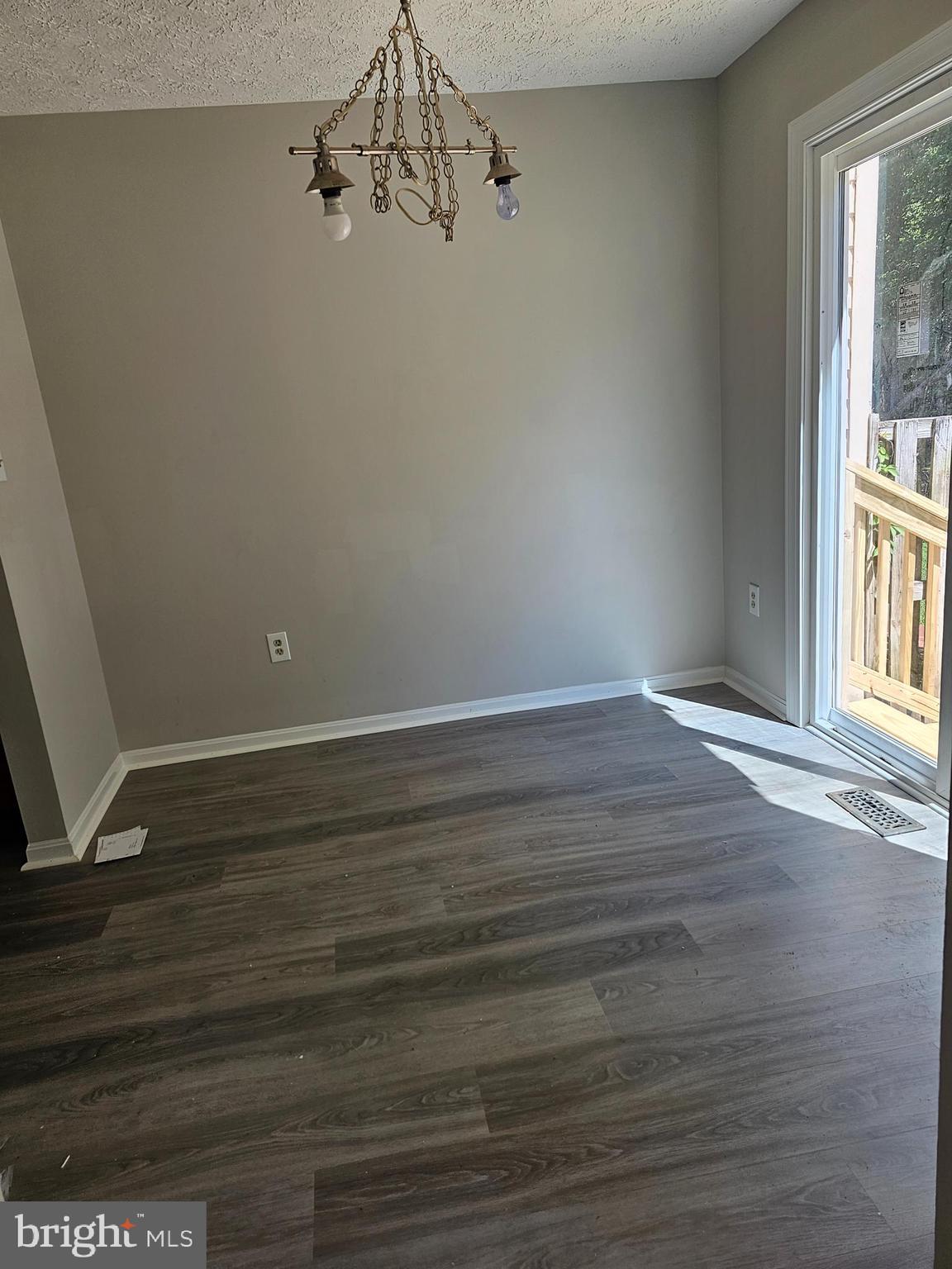 SOUTH HAMPTON - Residential