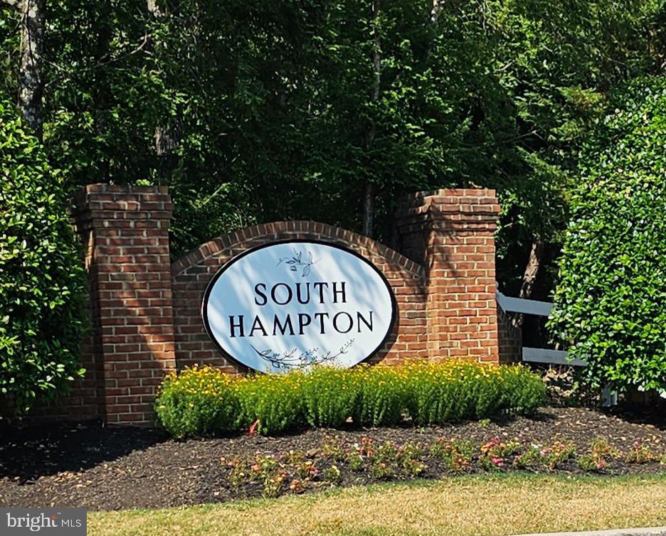 SOUTH HAMPTON - Residential