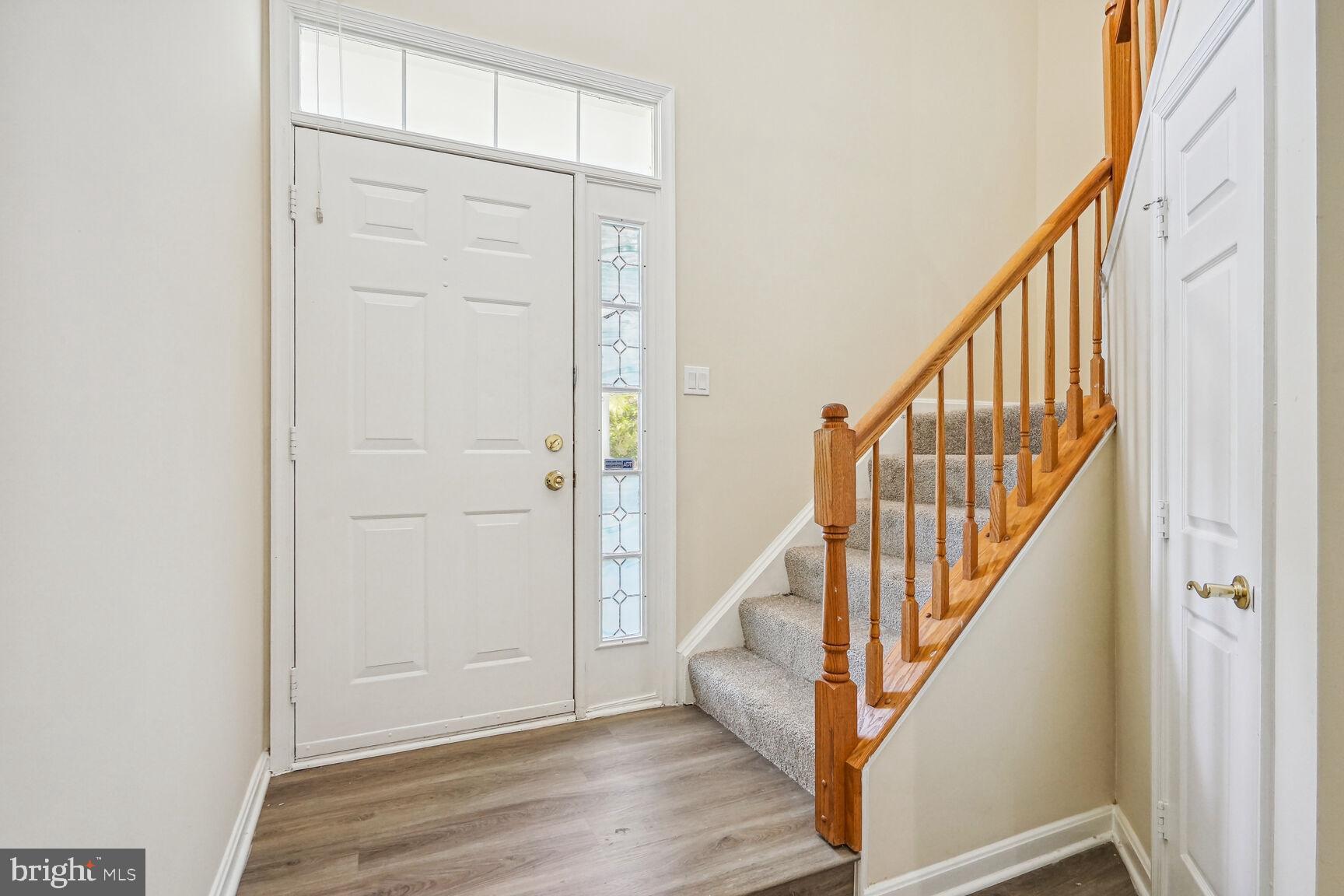 GLEN OAKS CONDOMINIUM - Residential Lease