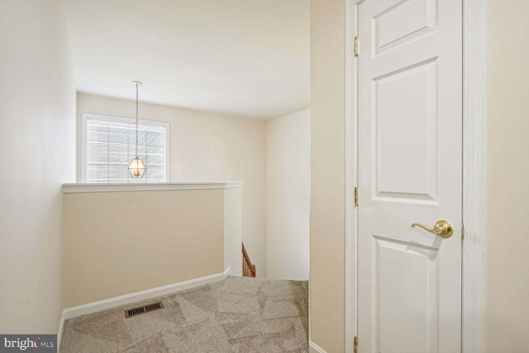 GLEN OAKS CONDOMINIUM - Residential Lease