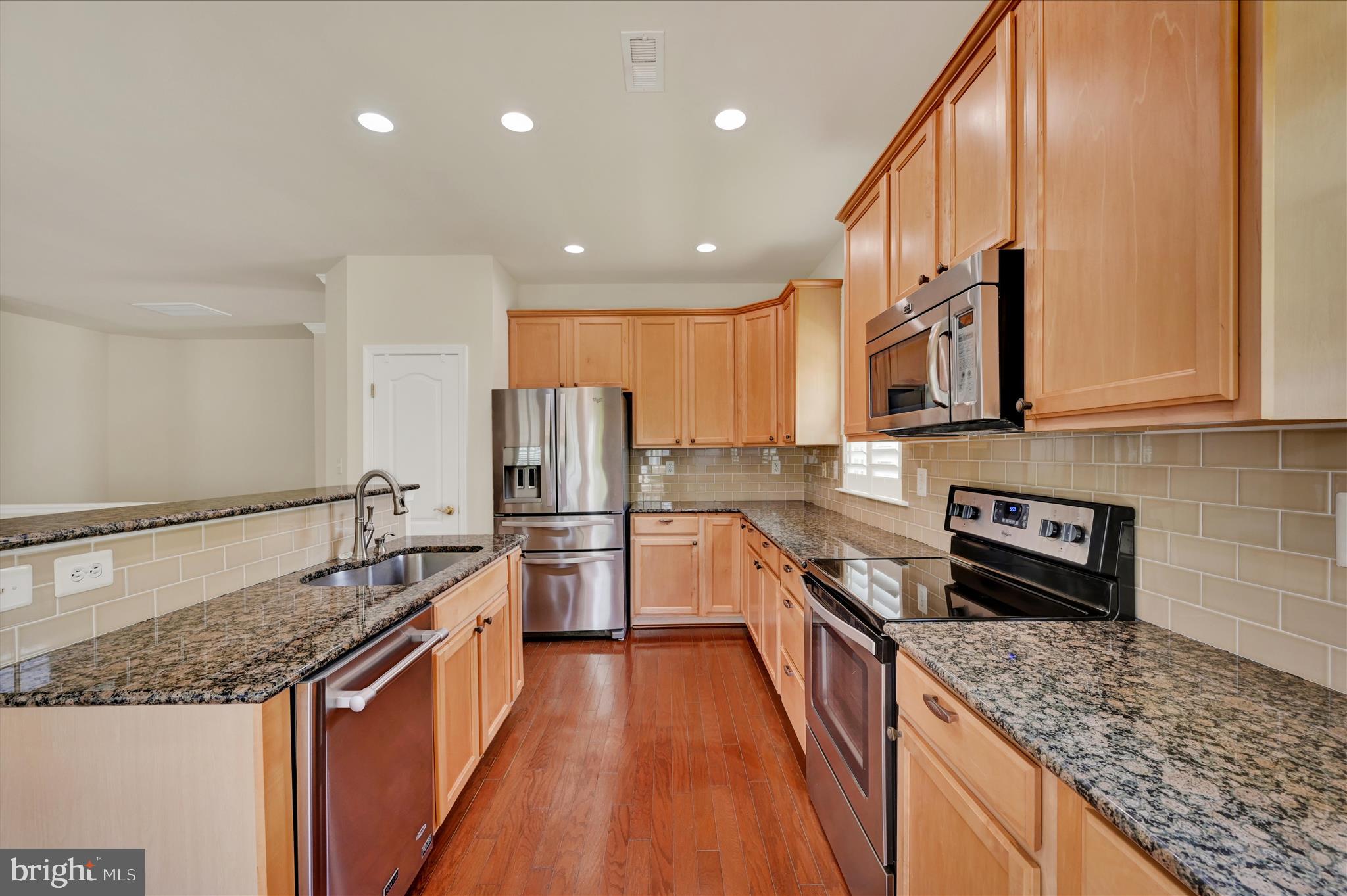SYMPHONY VILLAGE AT CENTREVILLE - Residential
