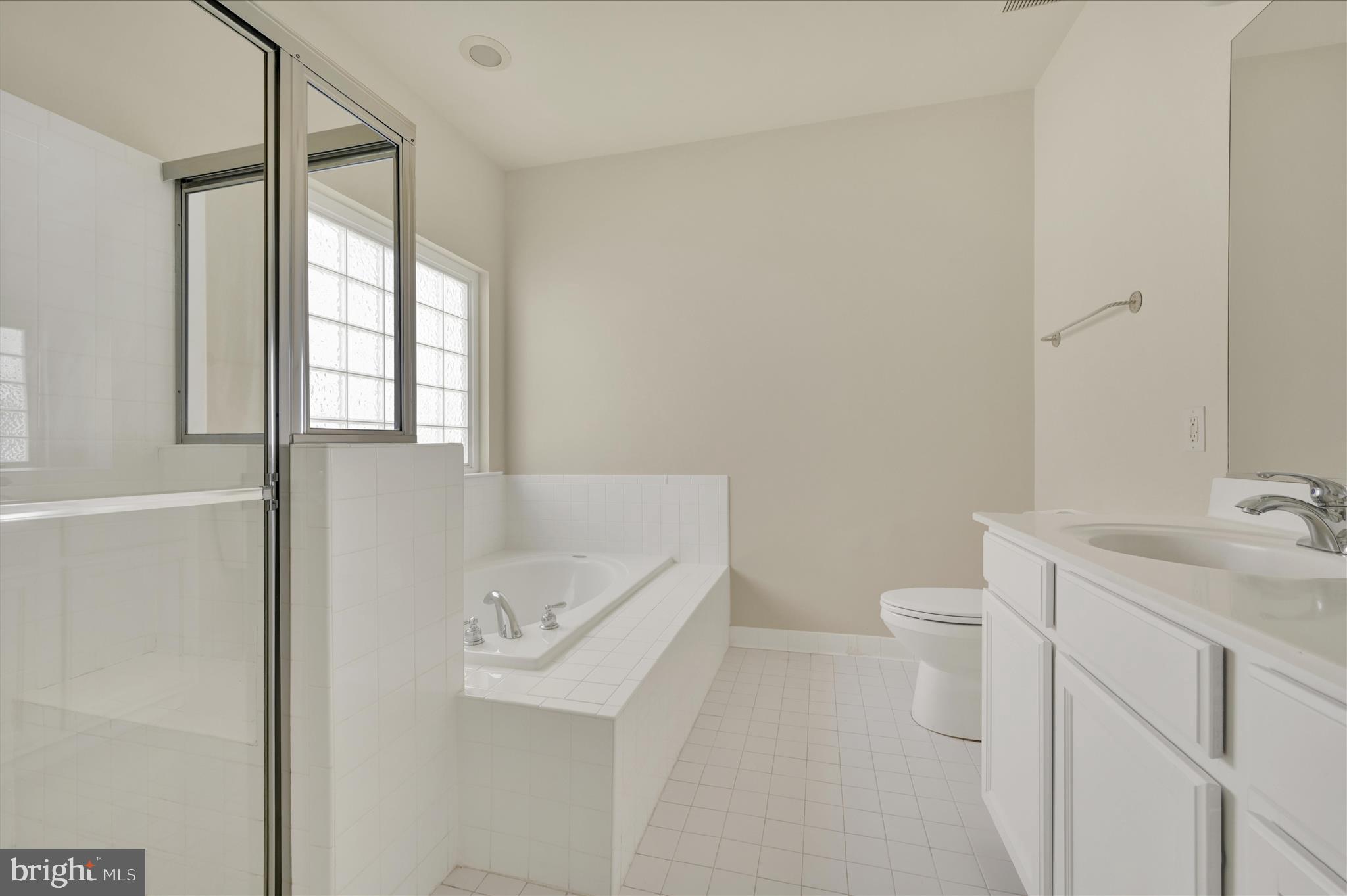 SYMPHONY VILLAGE AT CENTREVILLE - Residential