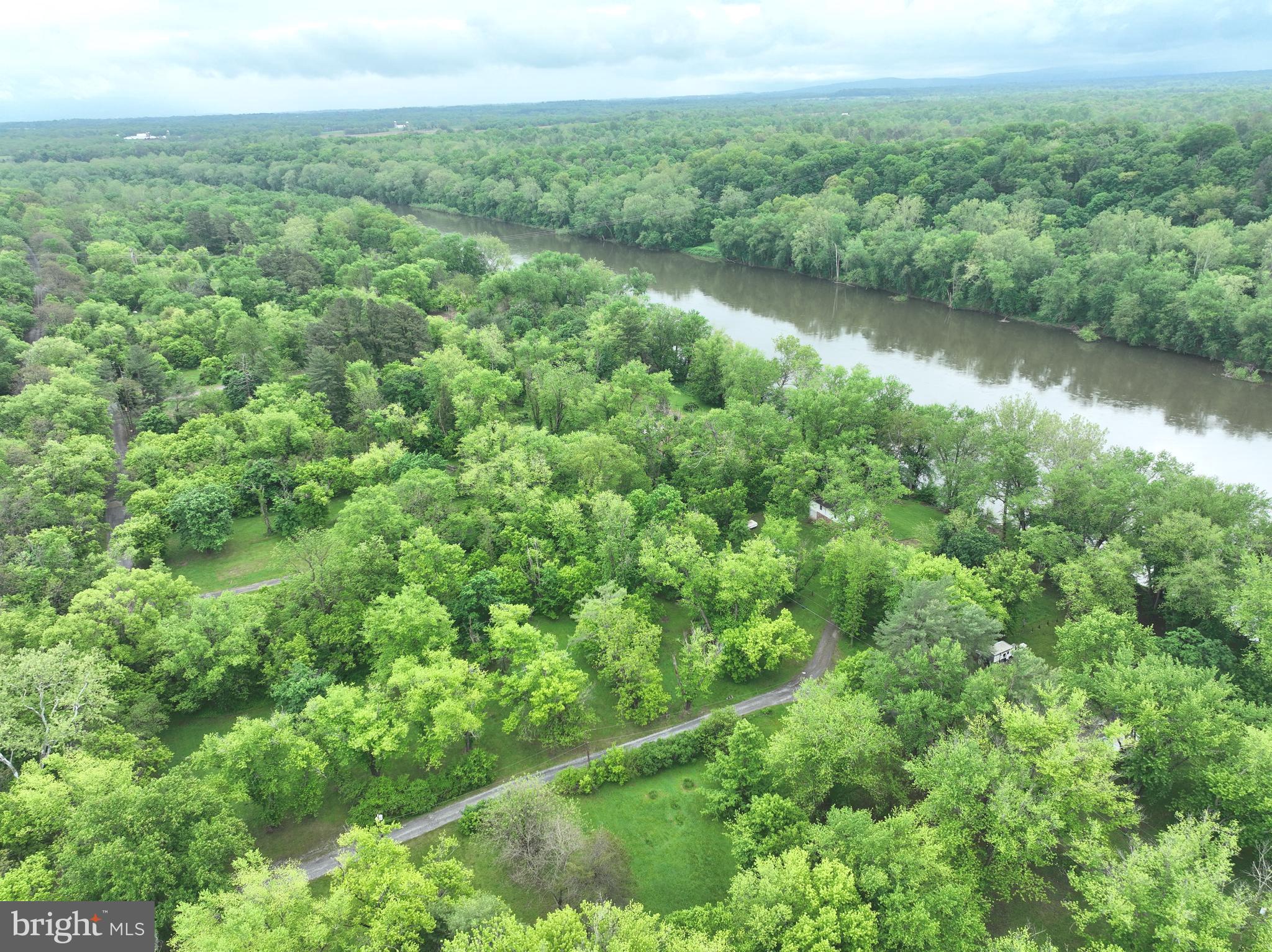 SPORTSMANS PARADISE - Land