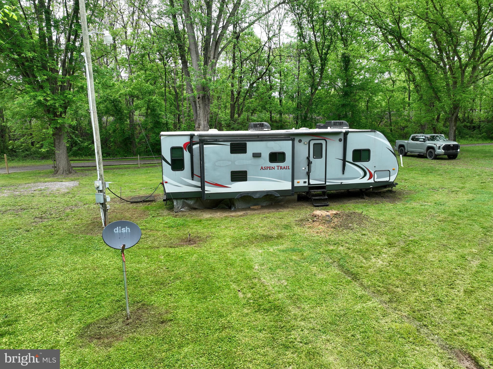 SPORTSMANS PARADISE - Land