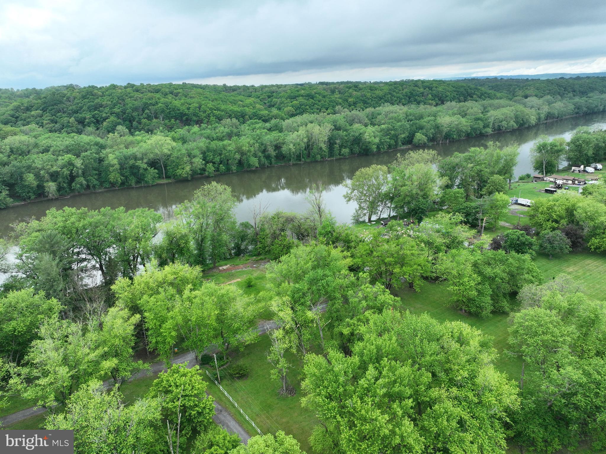 SPORTSMANS PARADISE - Land