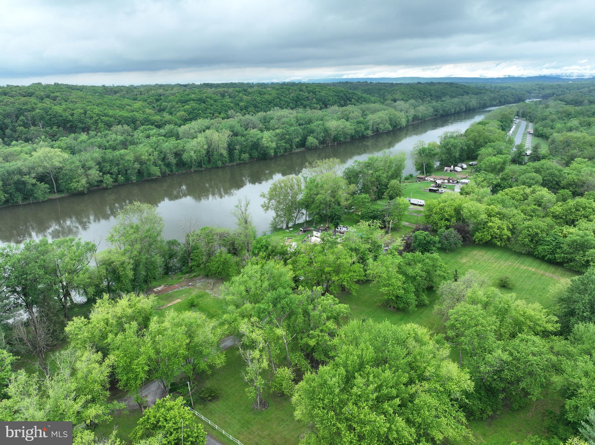 SPORTSMANS PARADISE - Land