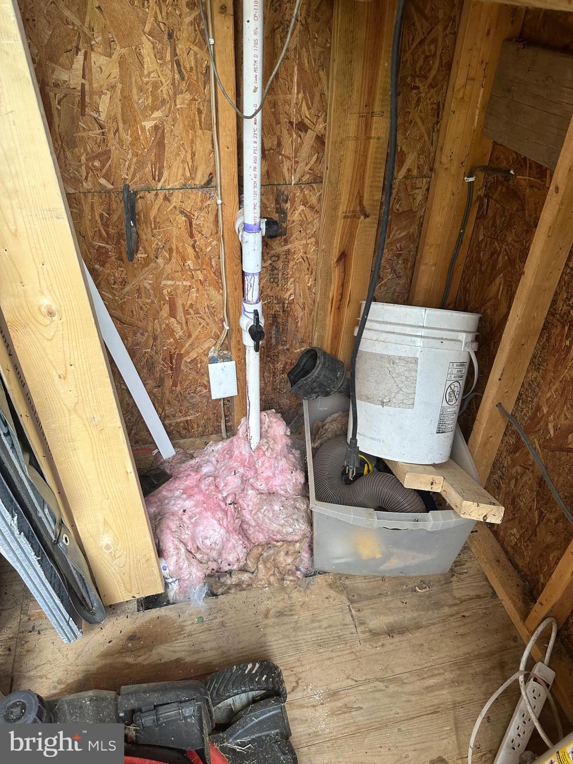 SPORTSMANS PARADISE - Land