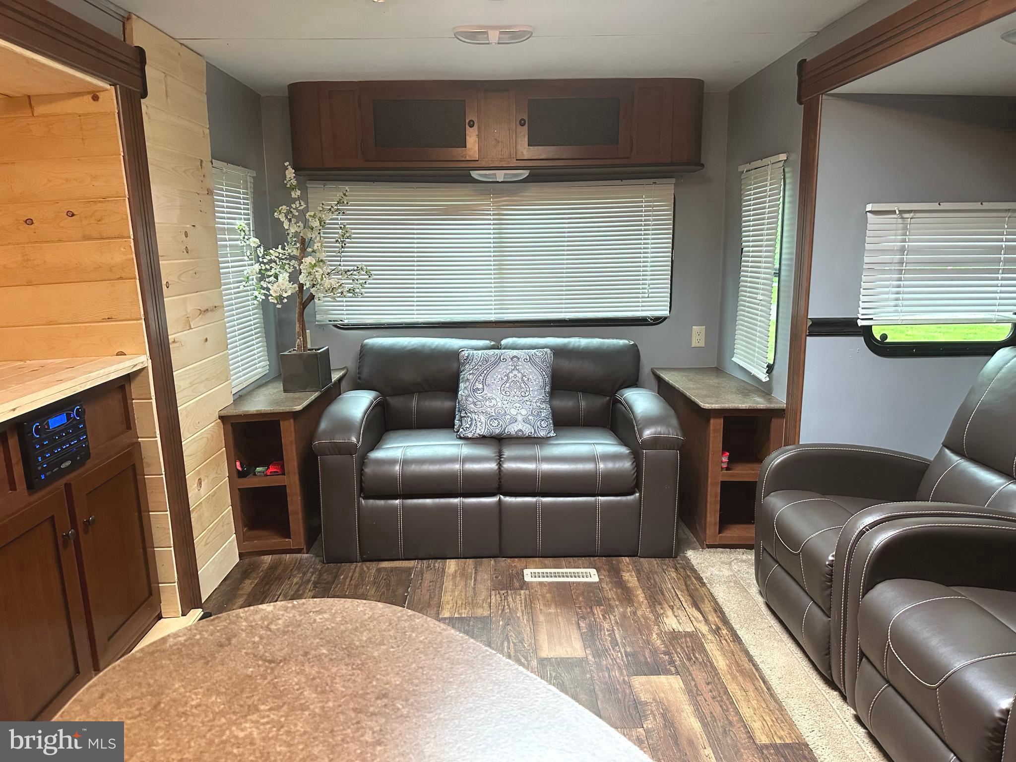 SPORTSMANS PARADISE - Land