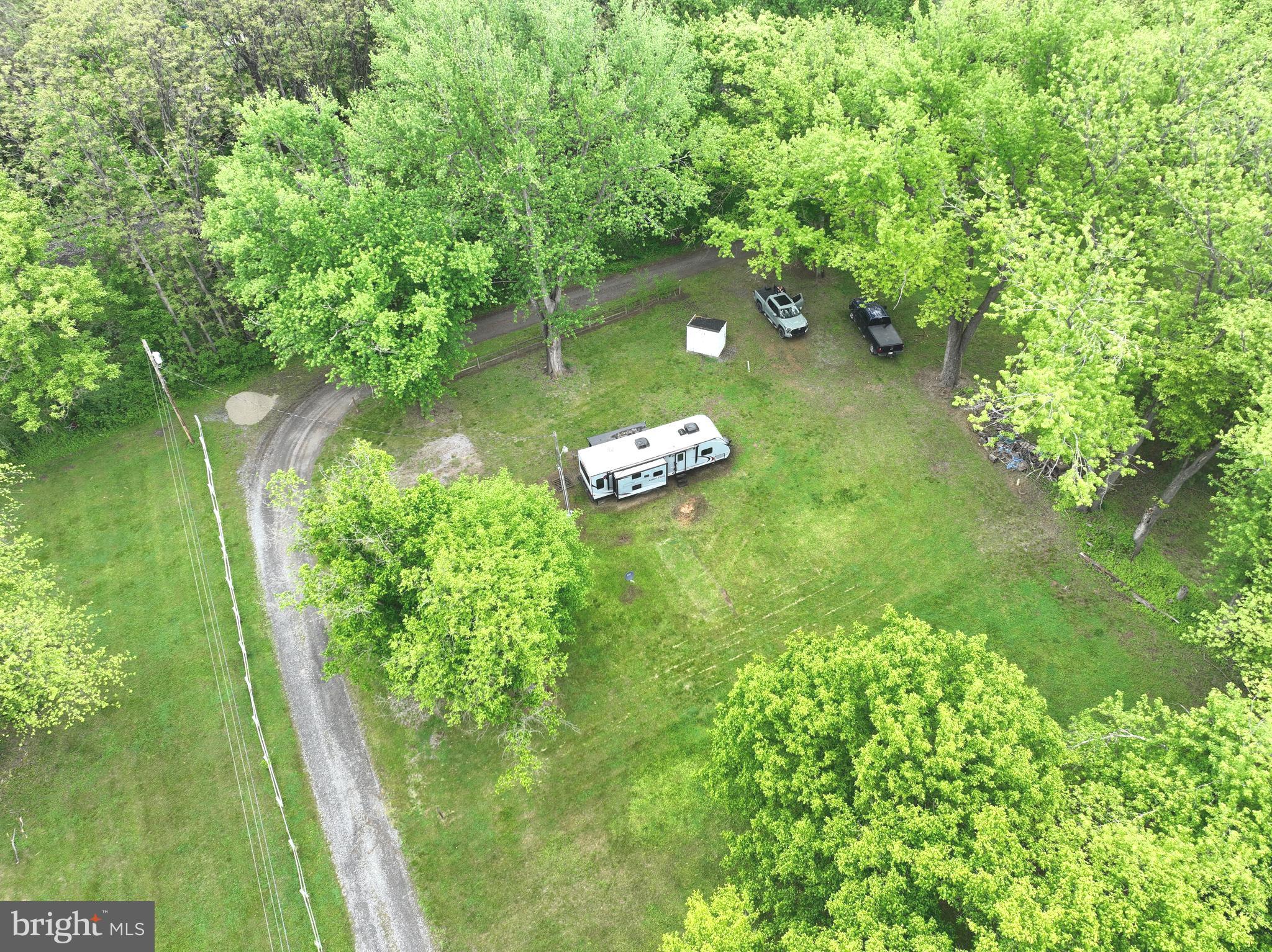 SPORTSMANS PARADISE - Land