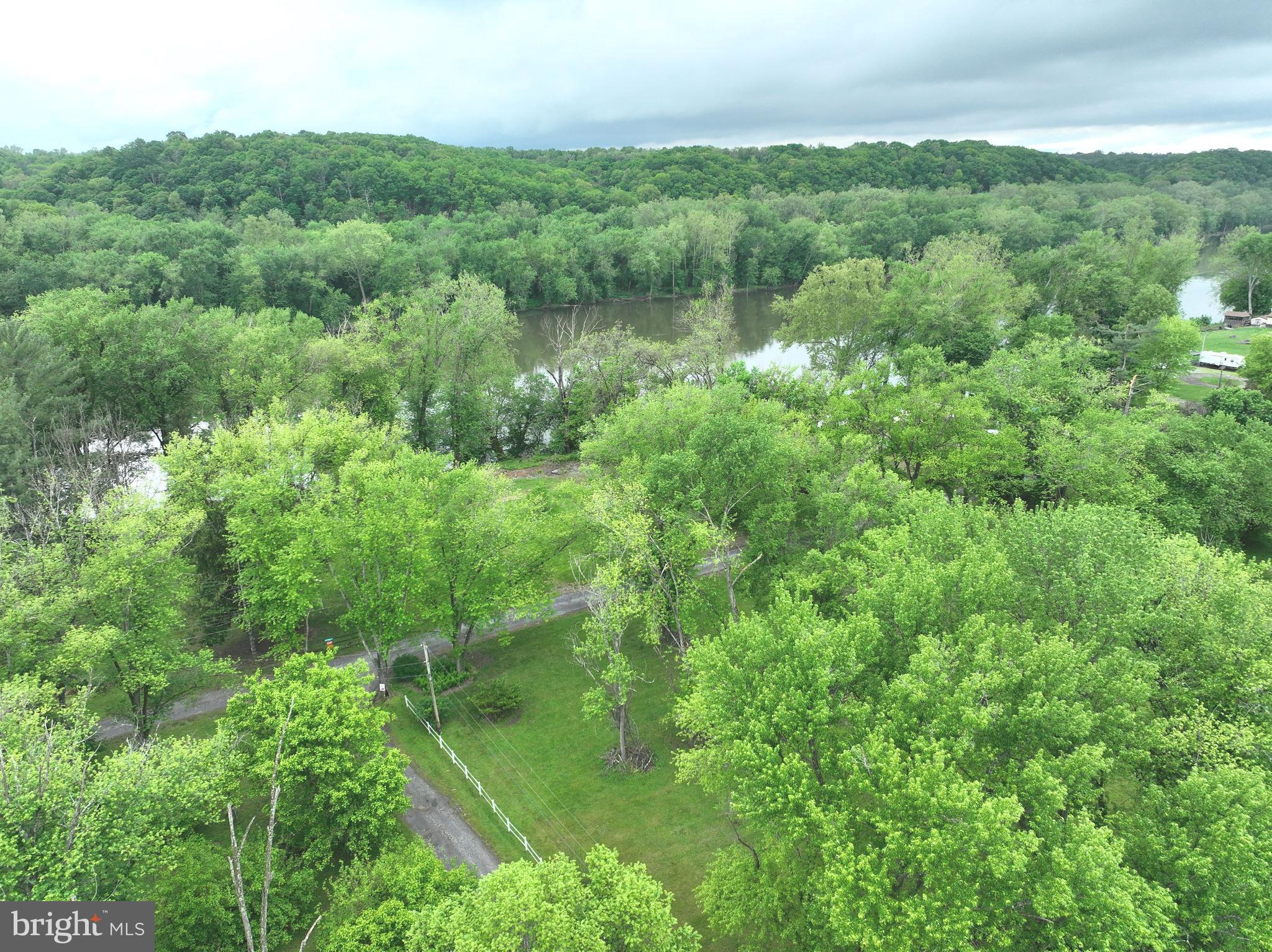 SPORTSMANS PARADISE - Land