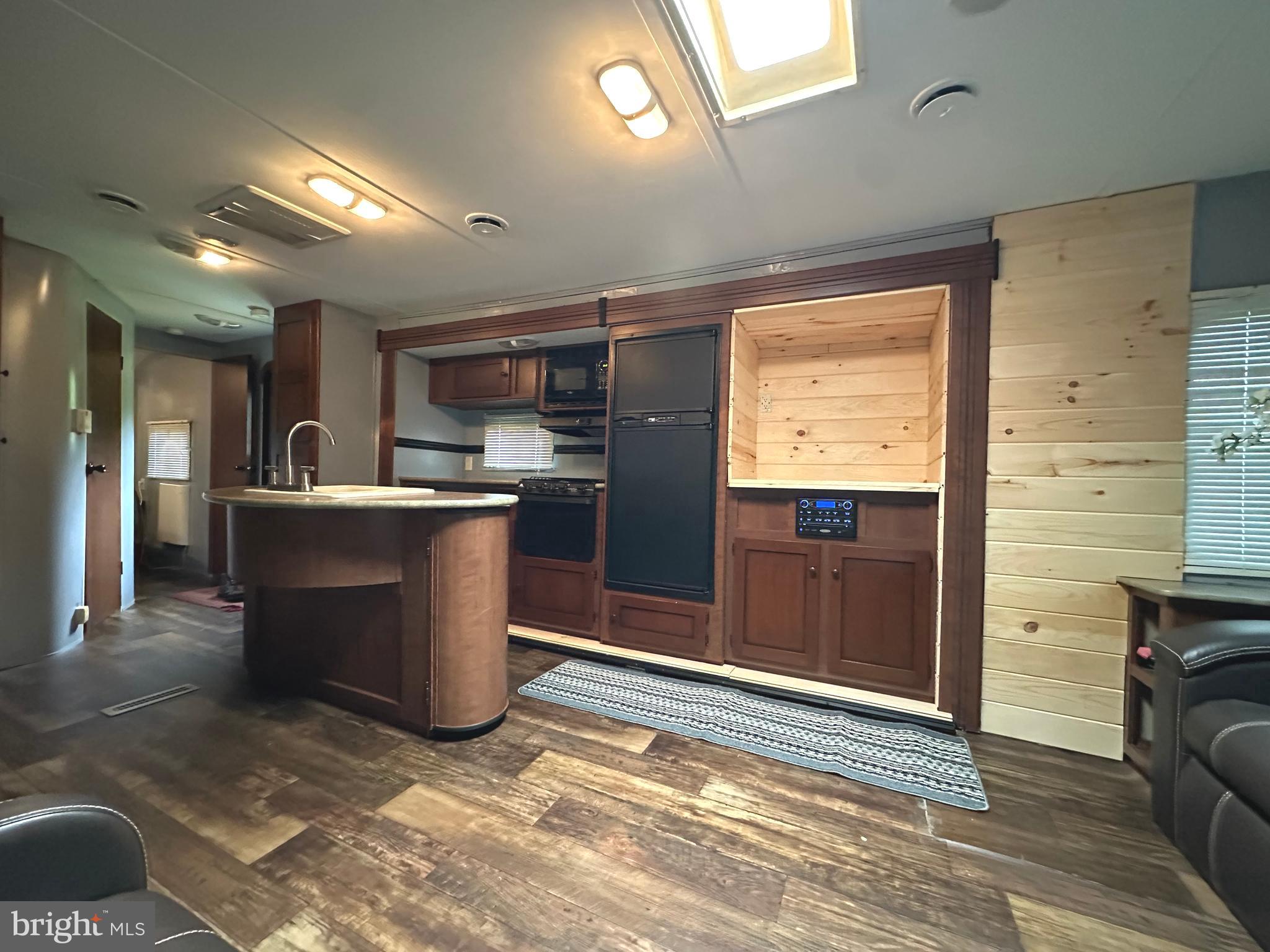 SPORTSMANS PARADISE - Land