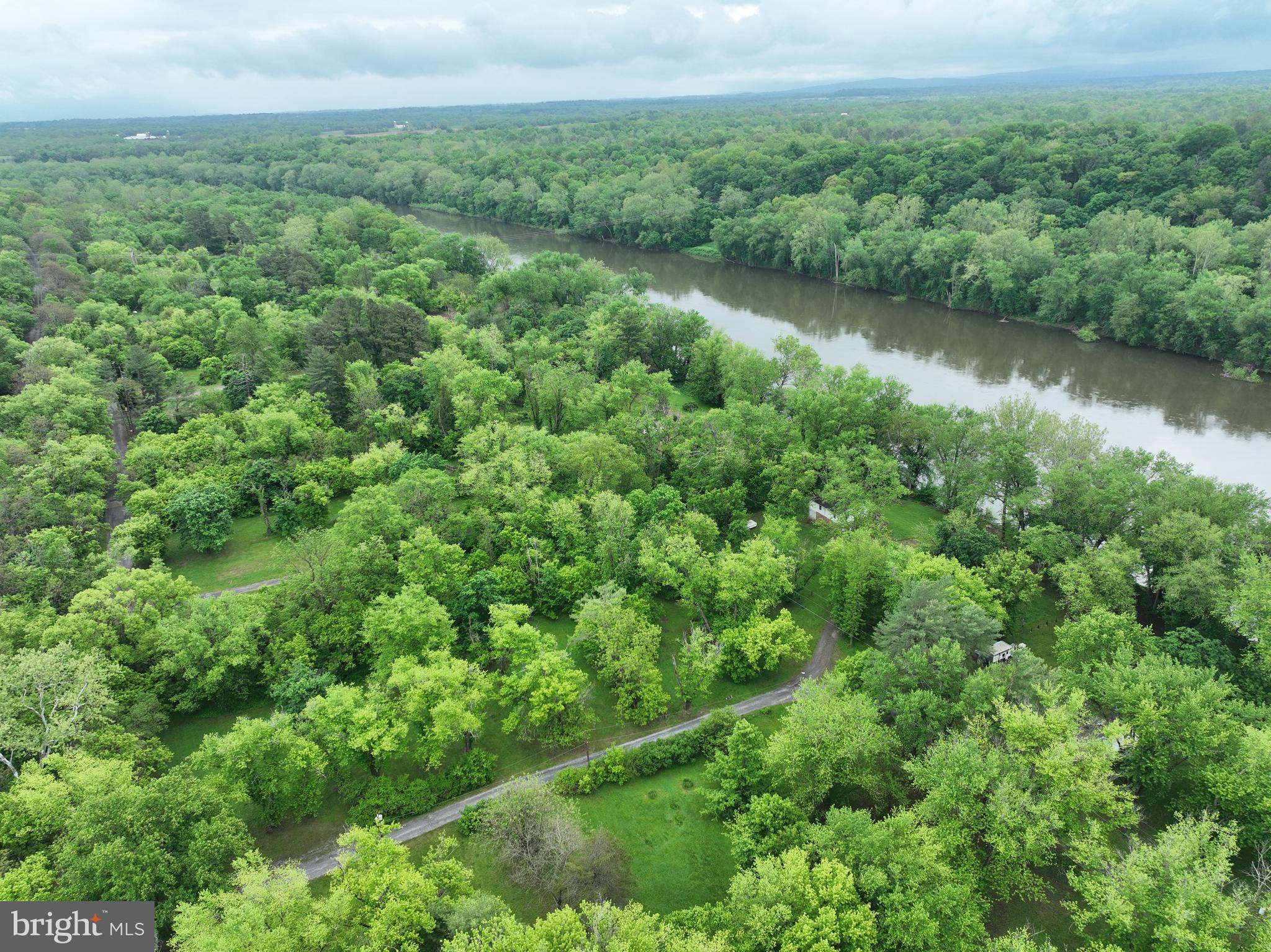 SPORTSMANS PARADISE - Land