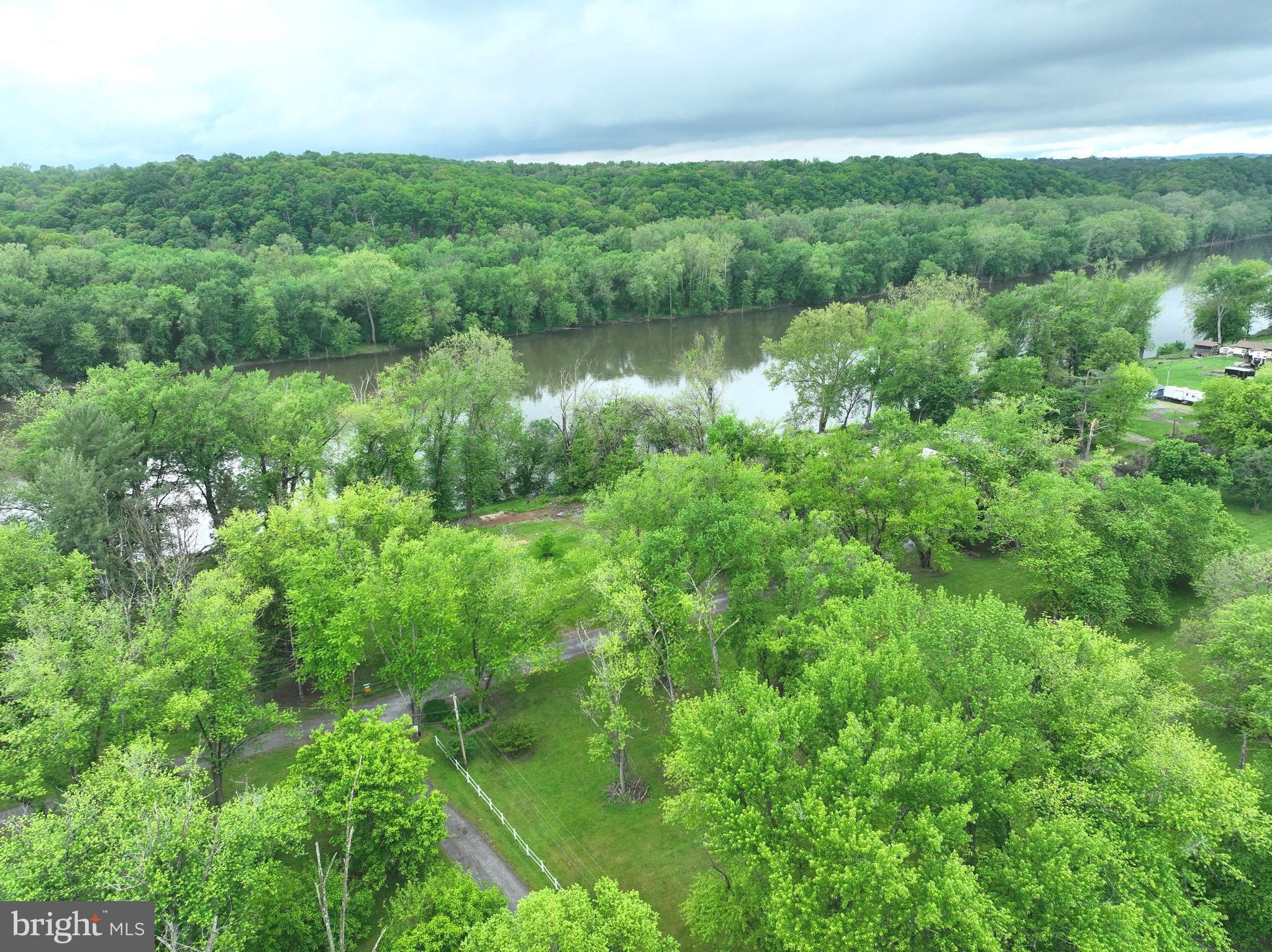 SPORTSMANS PARADISE - Land