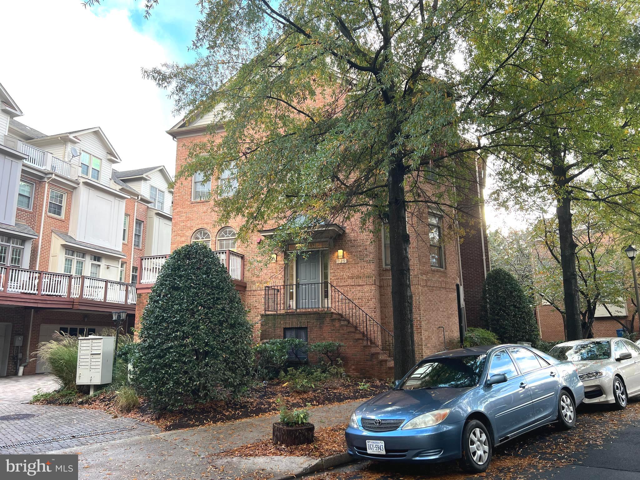729 N VERMONT STREET