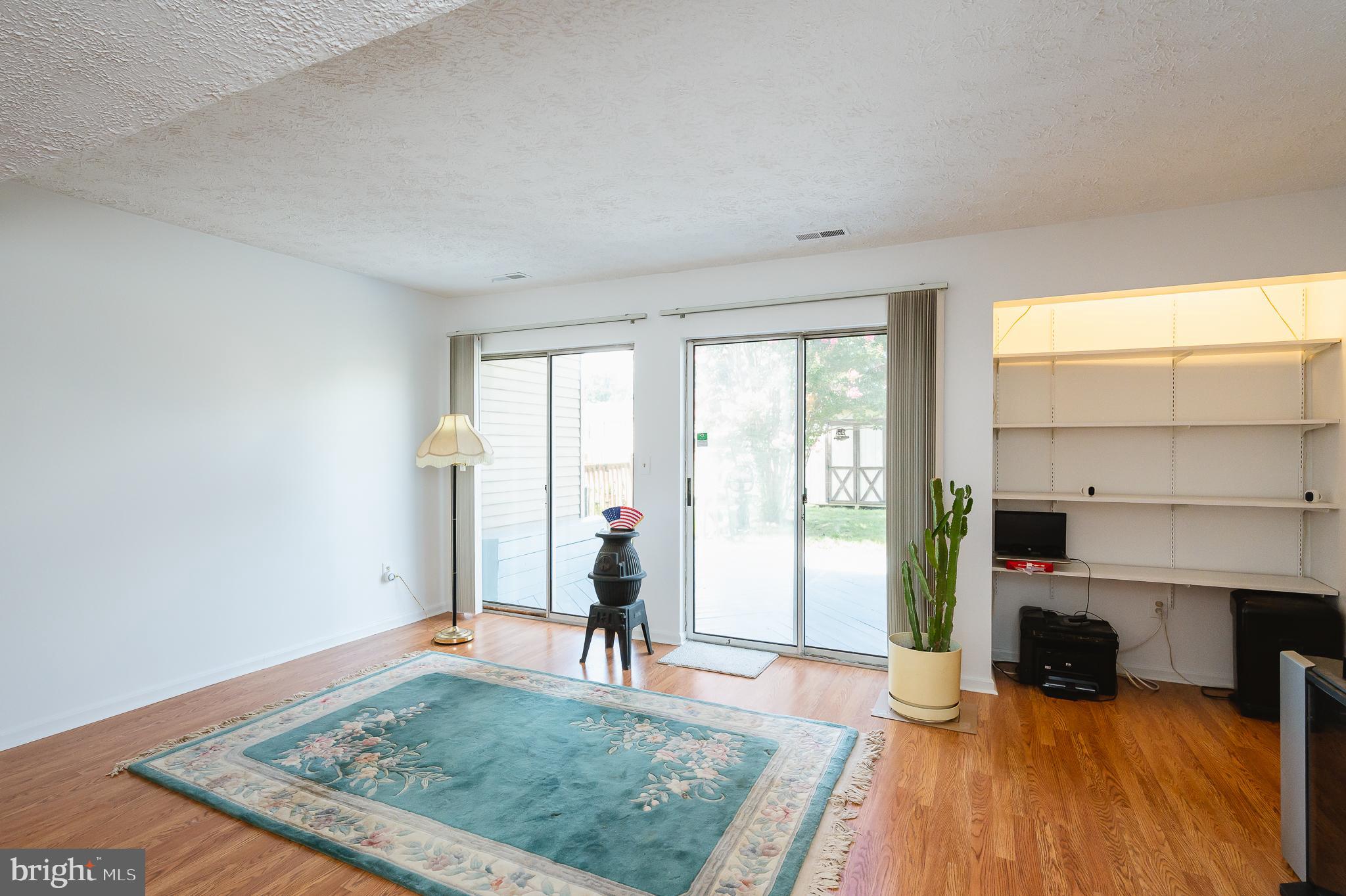 RIVERSIDE - Residential