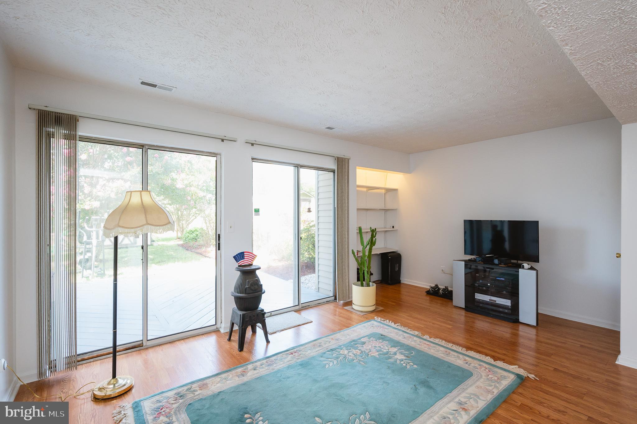 RIVERSIDE - Residential