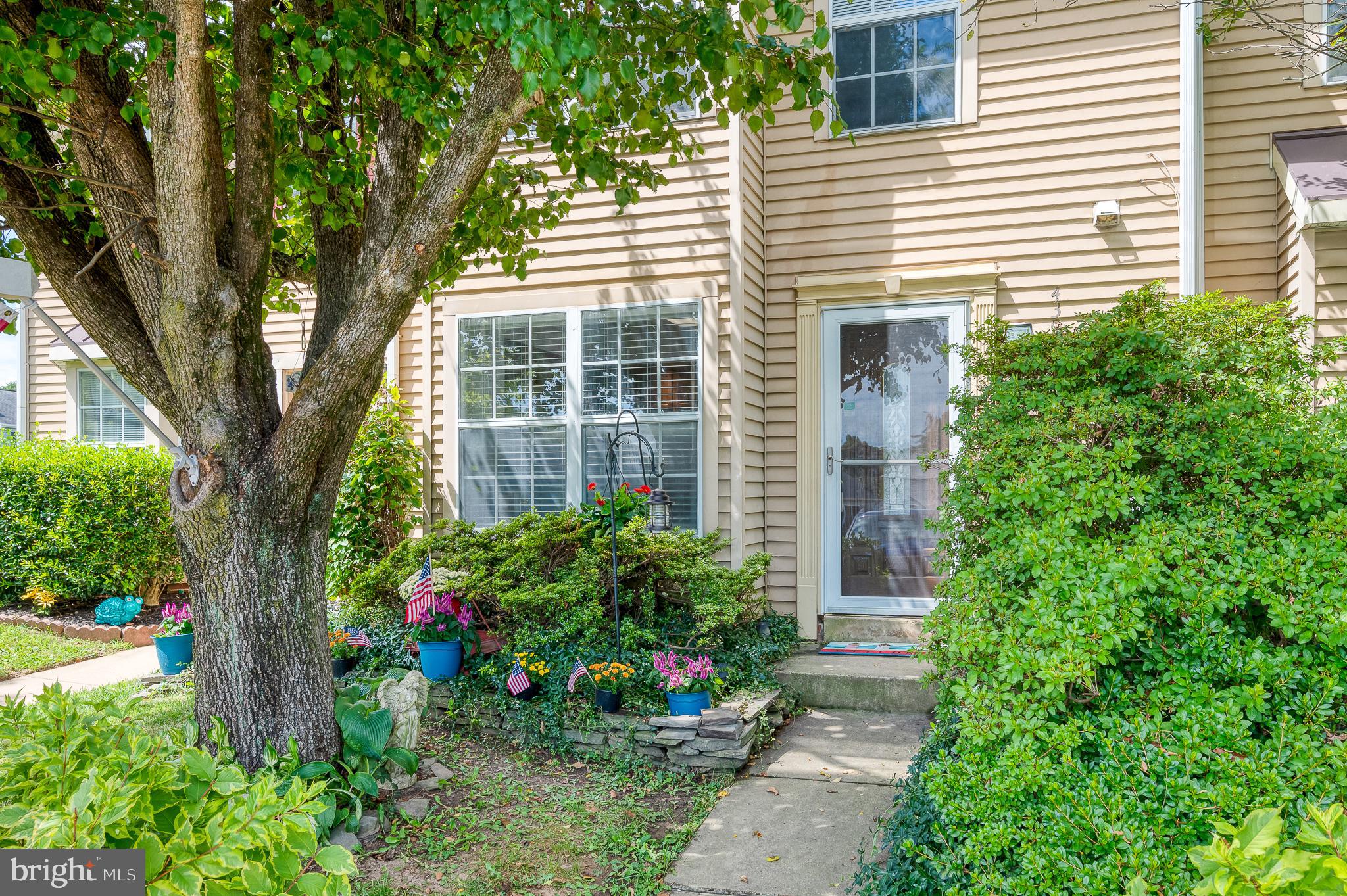 RIVERSIDE - Residential