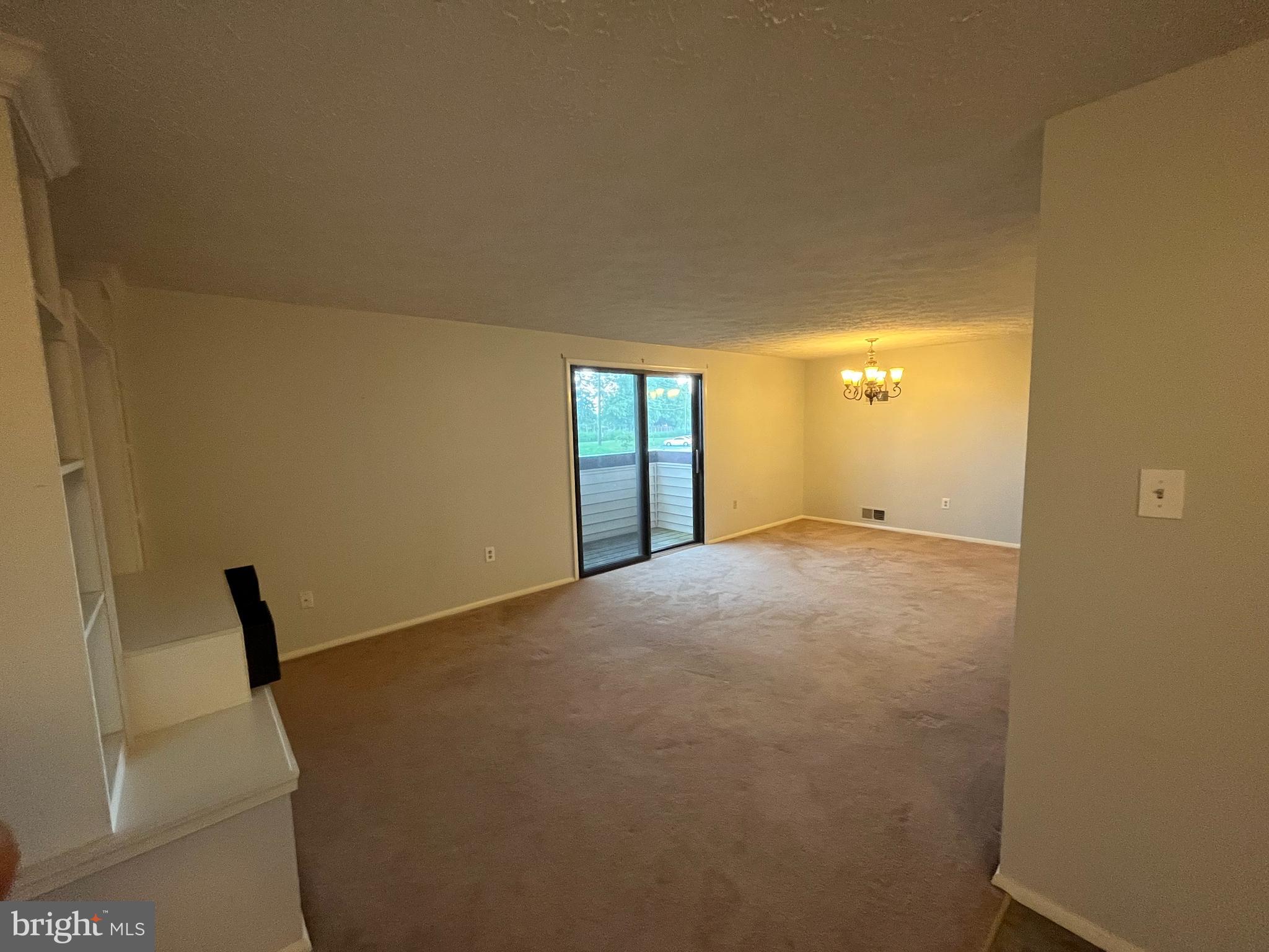 AMBERTOWNE - Residential Lease