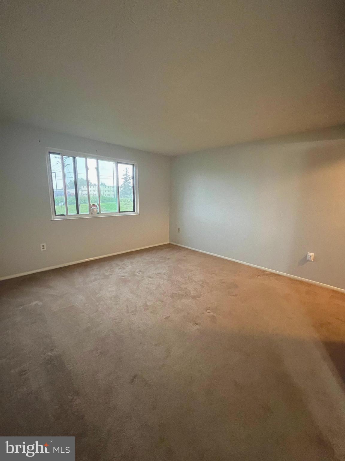 AMBERTOWNE - Residential Lease