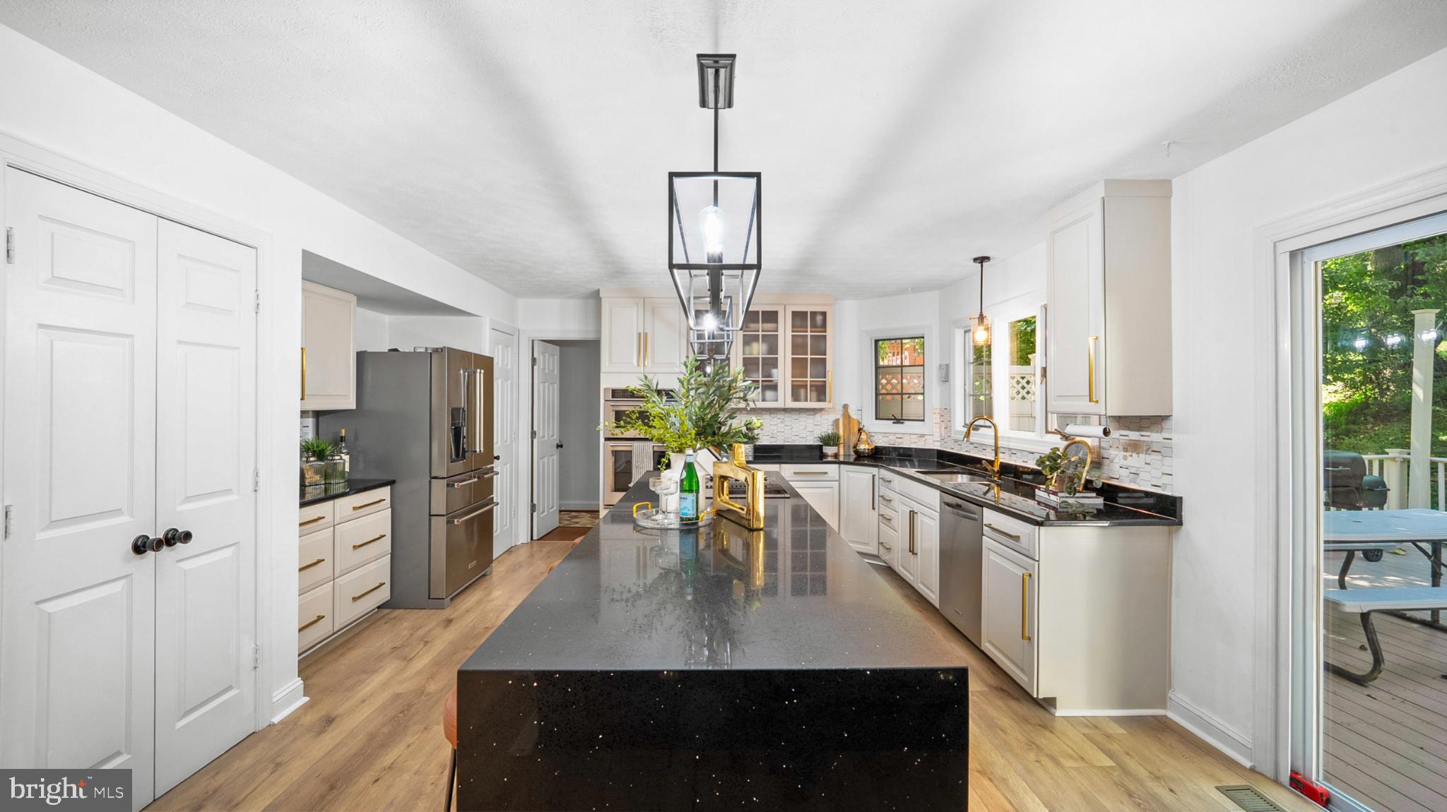 CROMWELL WOODS - Residential